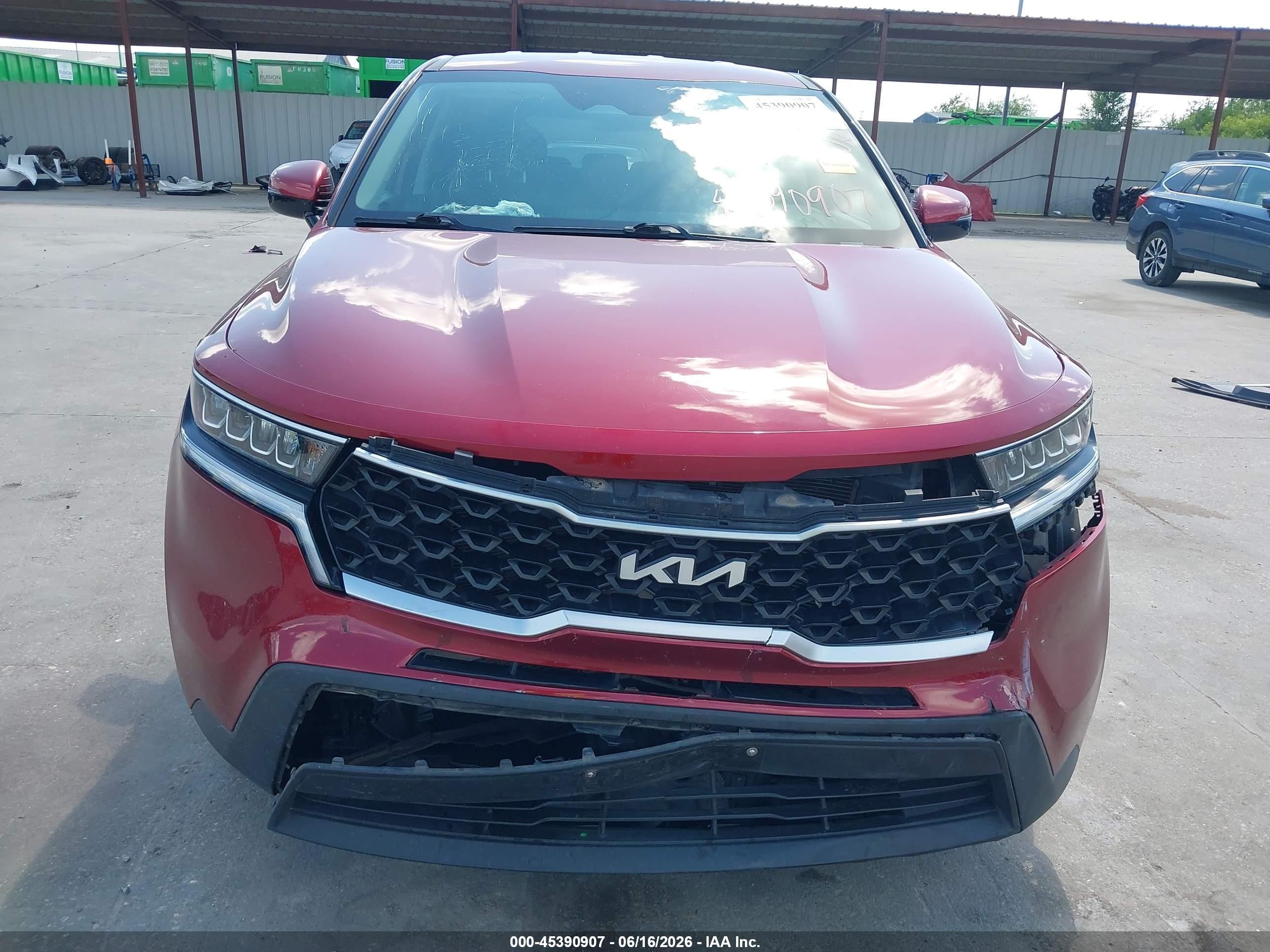 2022 Kia Sorento Lx Burgundy vin: 5XYRG4LC6NG092345