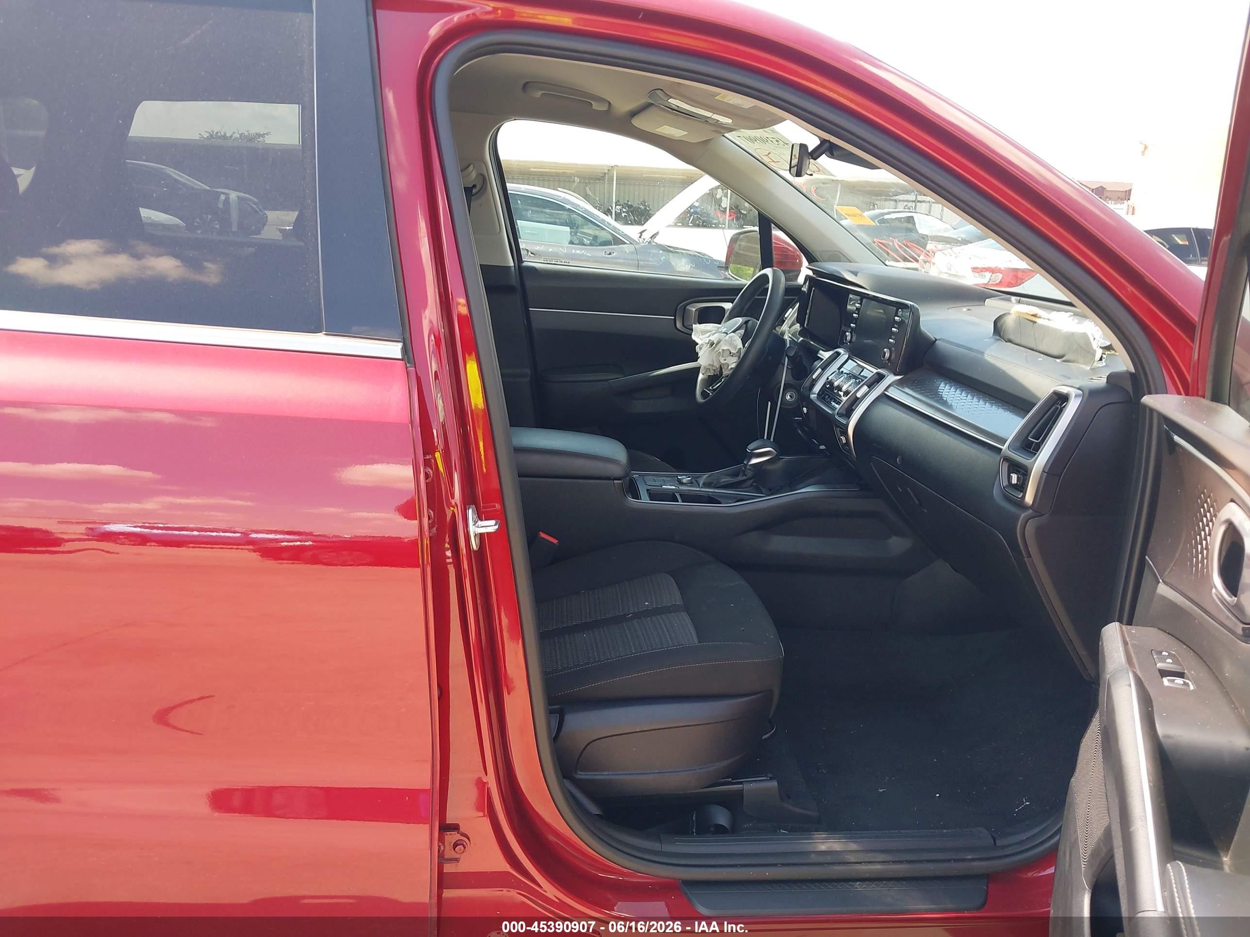2022 Kia Sorento Lx Burgundy vin: 5XYRG4LC6NG092345