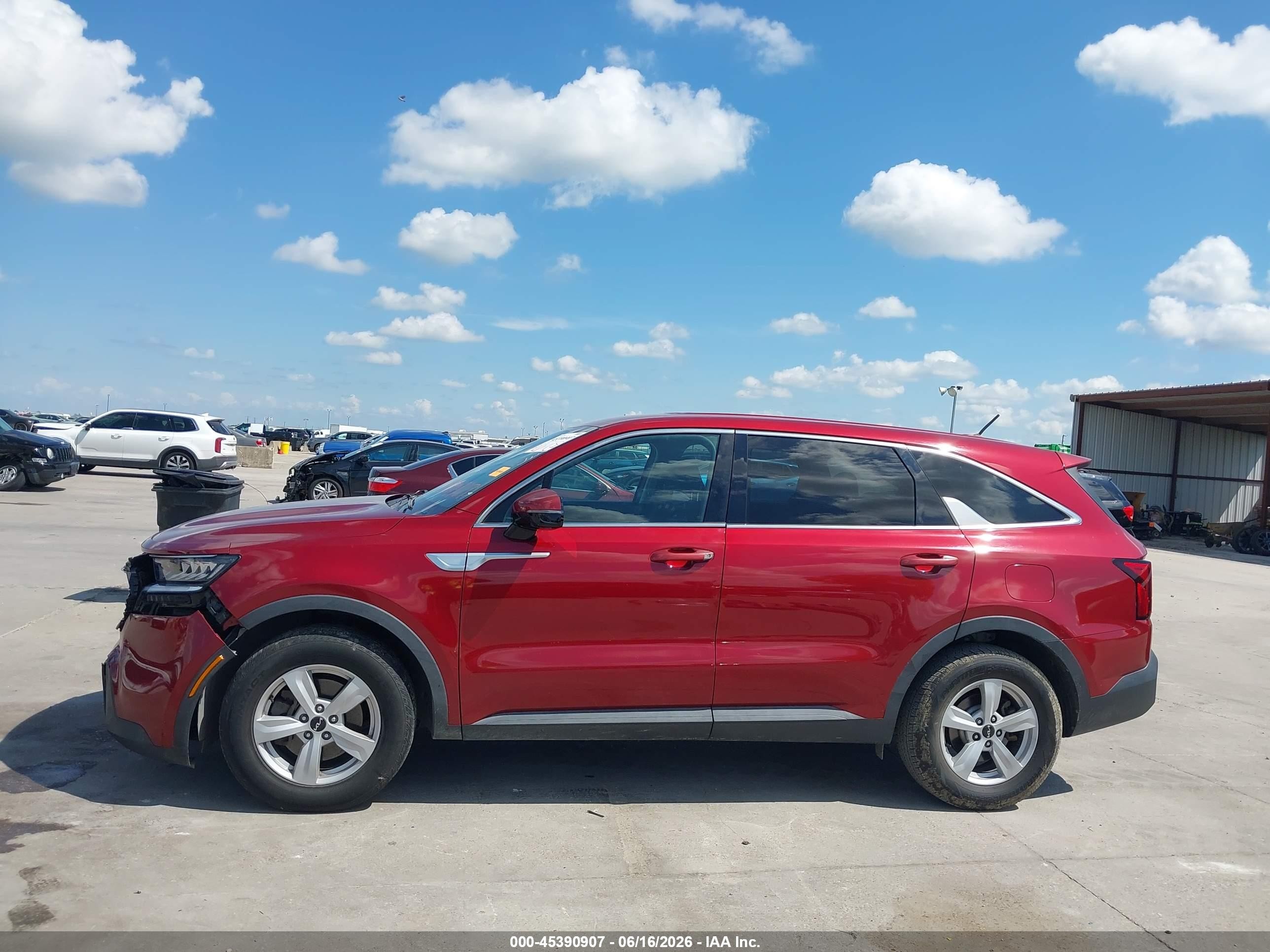 2022 Kia Sorento Lx Burgundy vin: 5XYRG4LC6NG092345