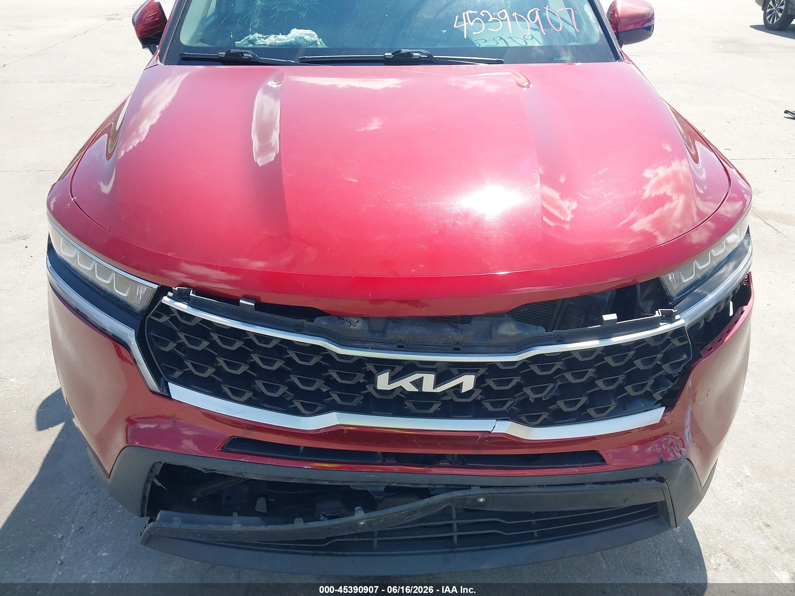 2022 Kia Sorento Lx Burgundy vin: 5XYRG4LC6NG092345