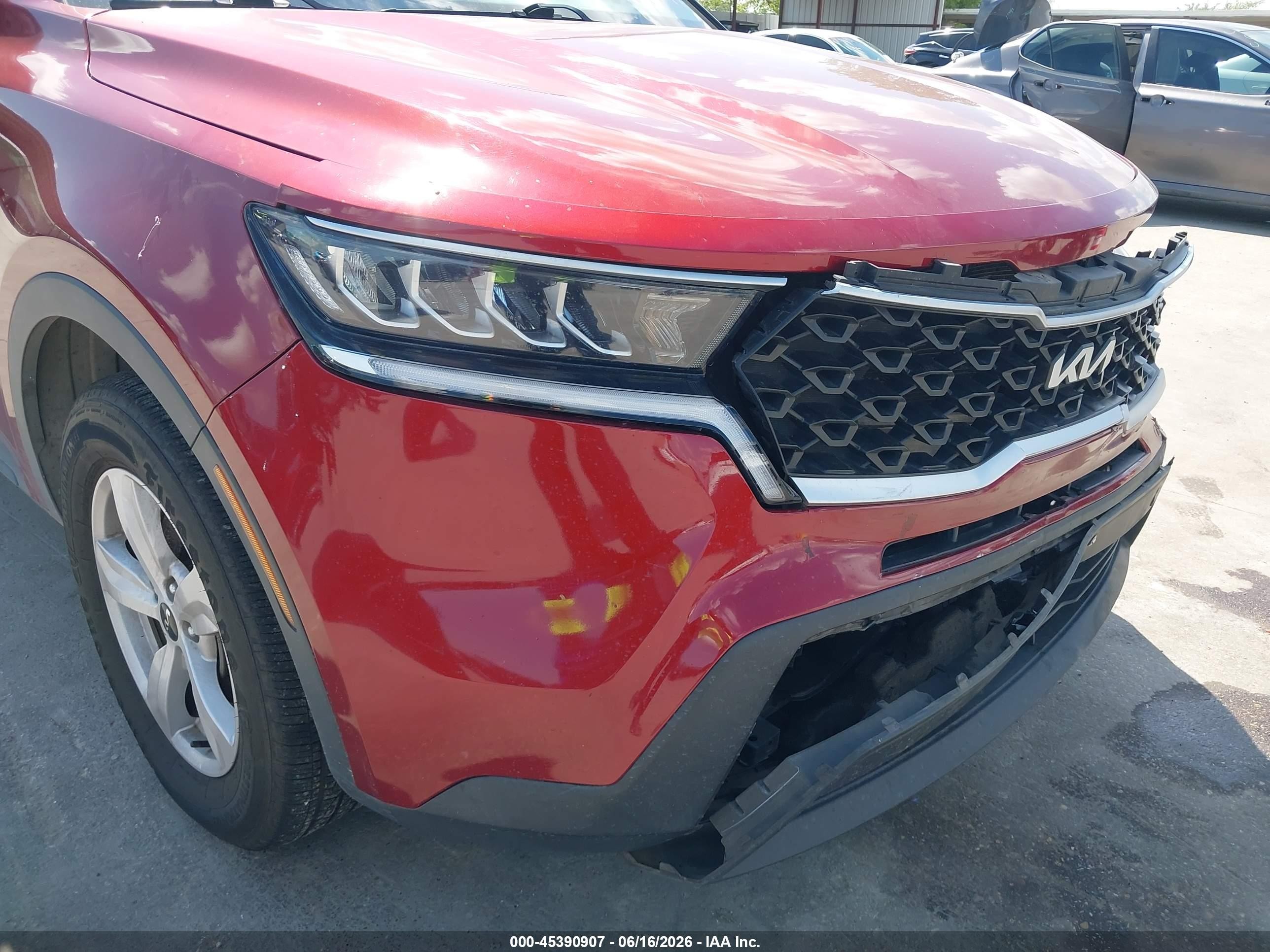 2022 Kia Sorento Lx Burgundy vin: 5XYRG4LC6NG092345