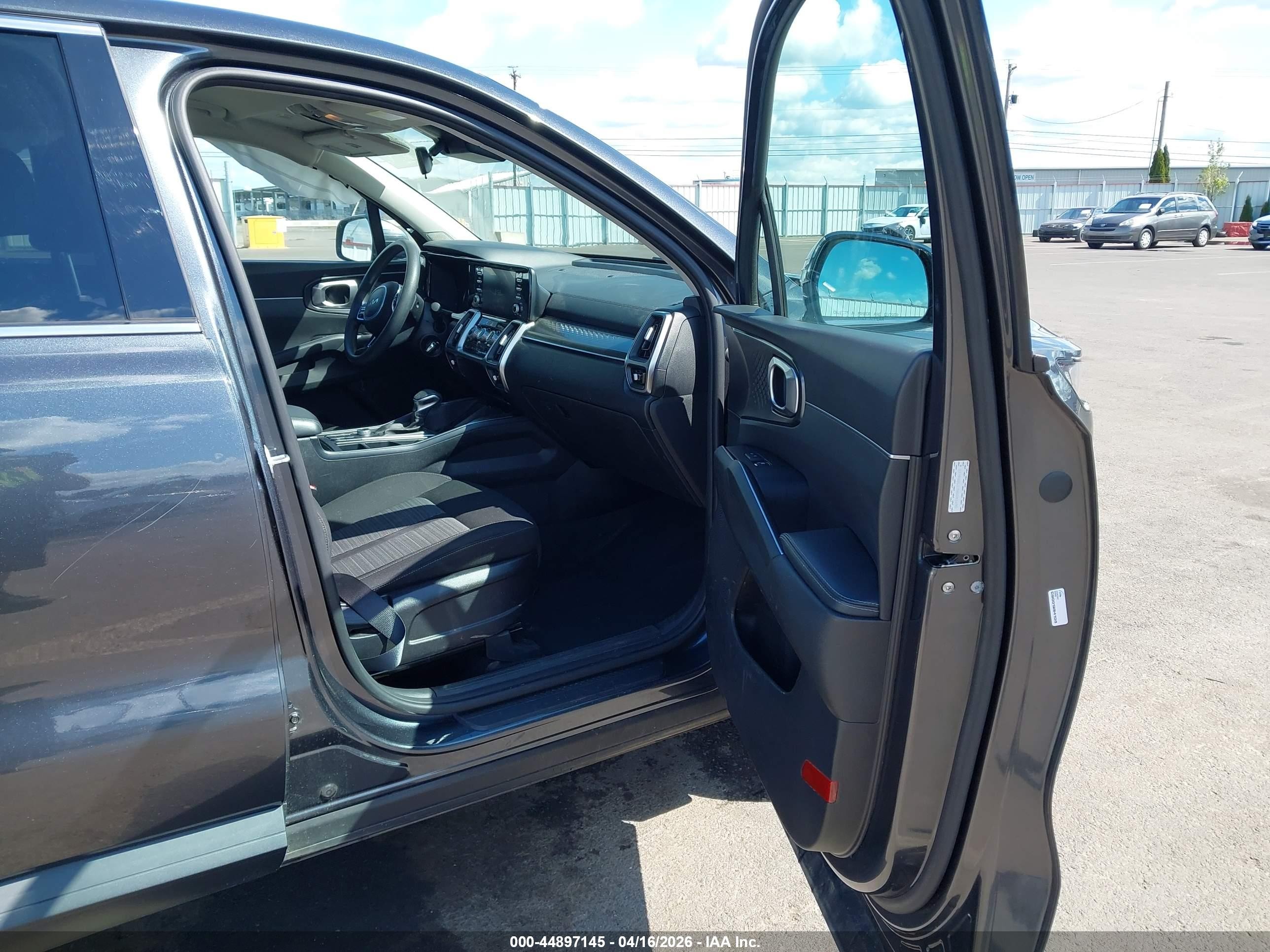 2022 Kia Sorento Lx Black vin: 5XYRGDLC7NG091690