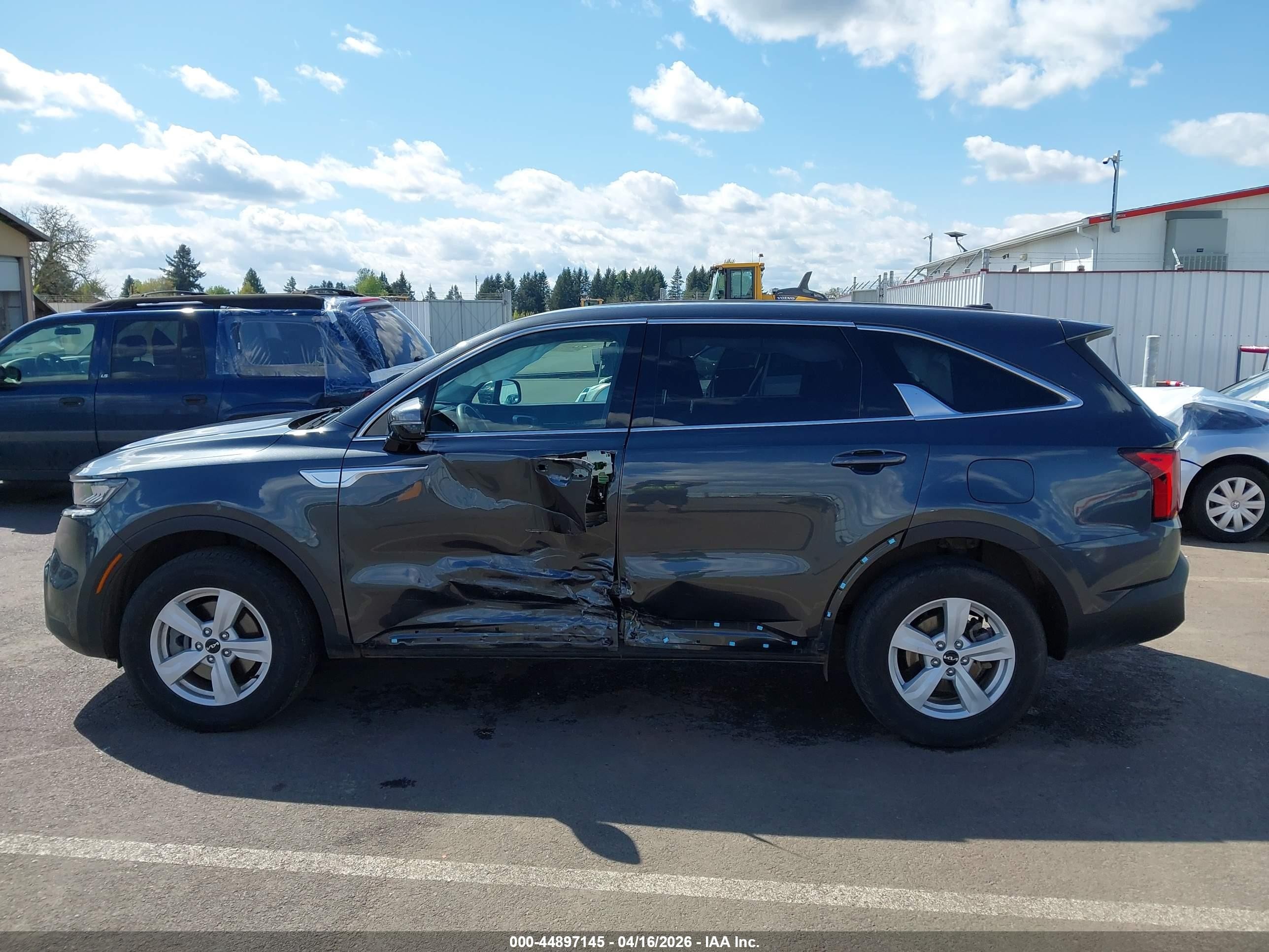 2022 Kia Sorento Lx Black vin: 5XYRGDLC7NG091690