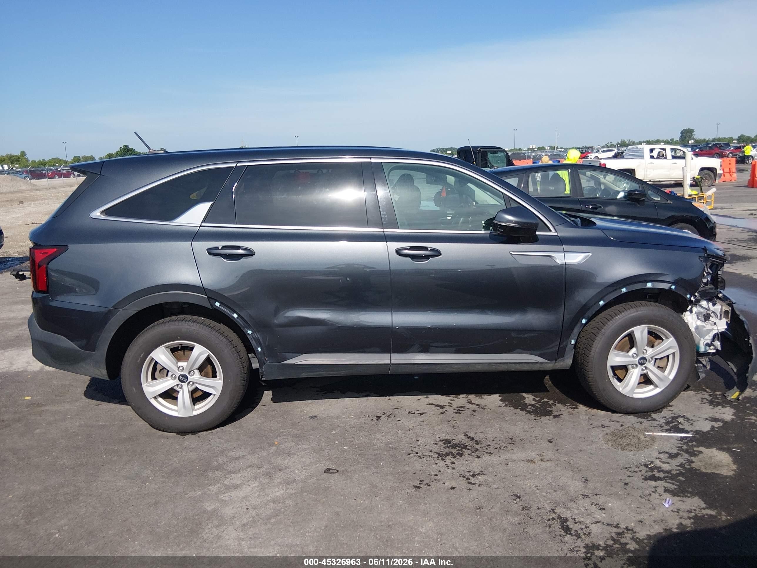 2021 Kia Sorento Lx Серый vin: 5XYRGDLC8MG034123