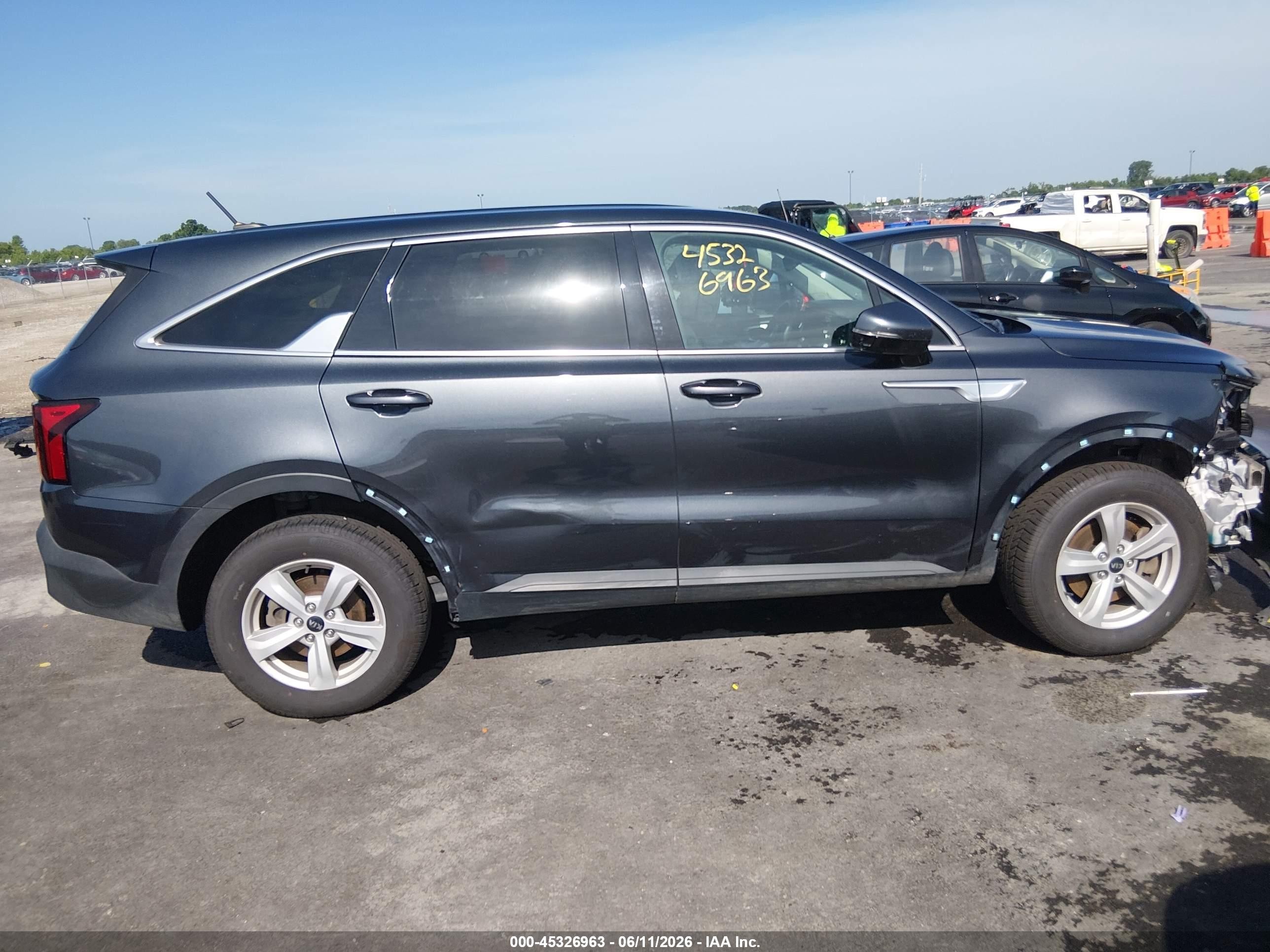 2021 Kia Sorento Lx Серый vin: 5XYRGDLC8MG034123