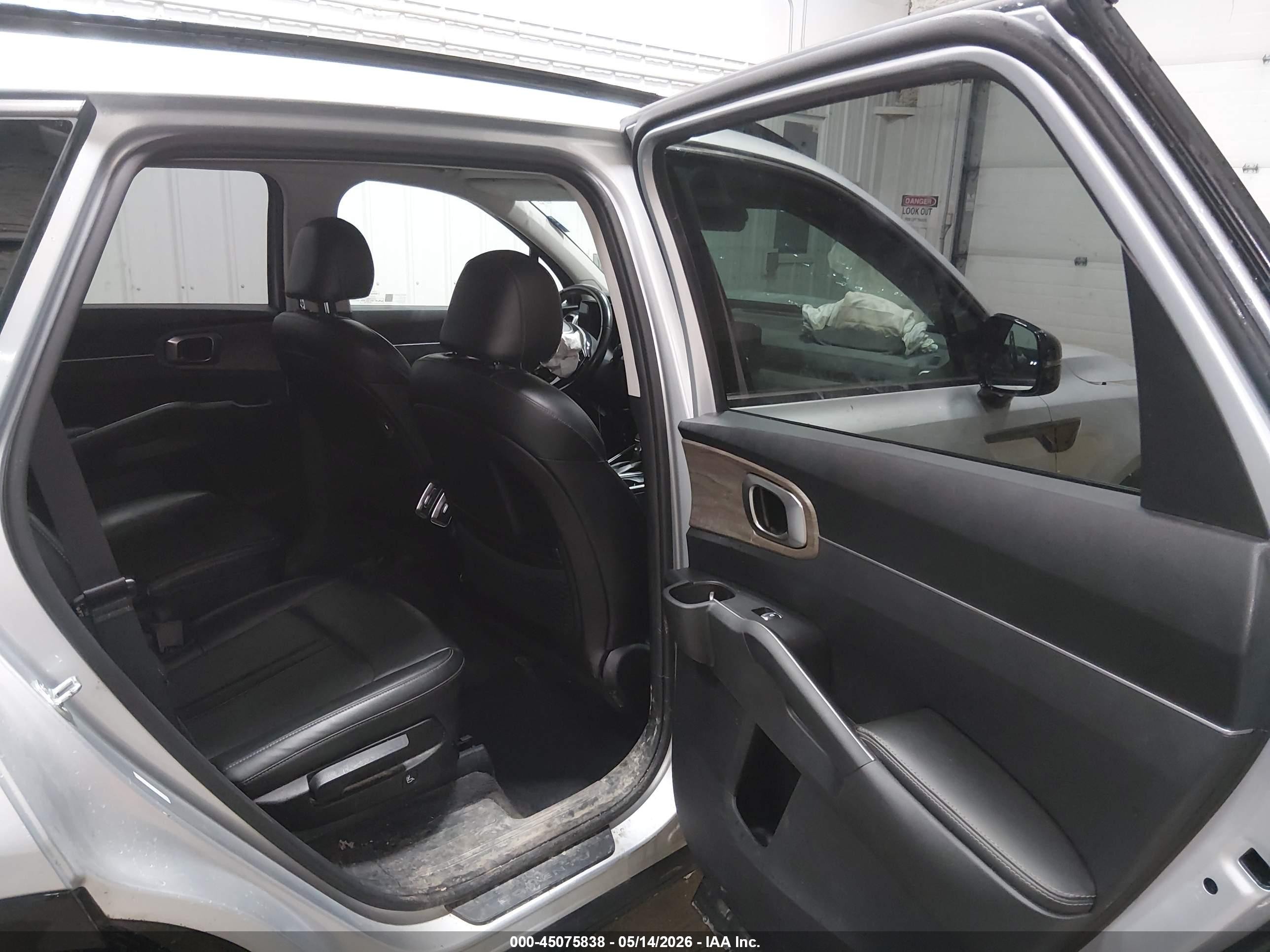 2022 Kia Sorento Ex Silver vin: 5XYRH4LF6NG091803