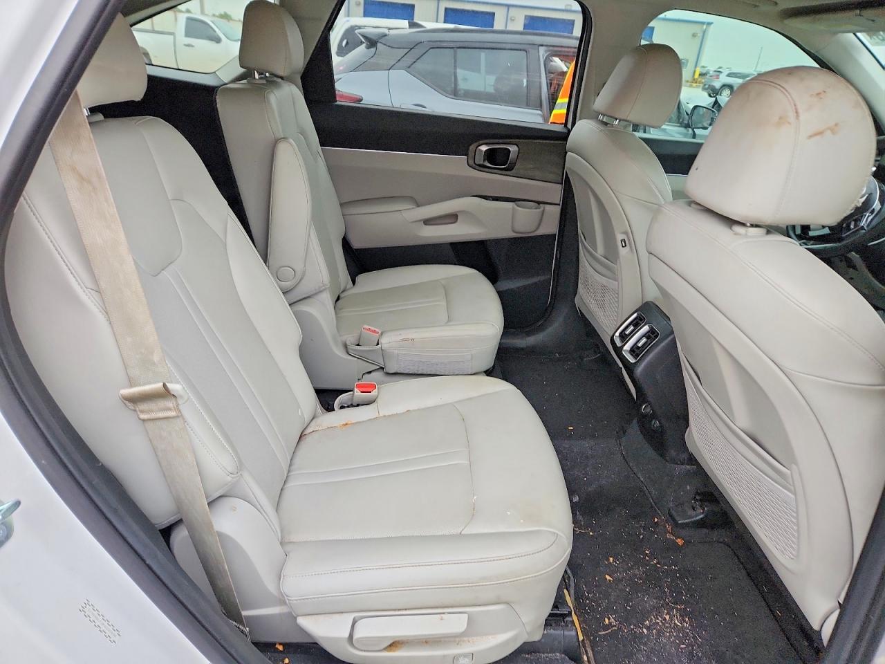 2023 Kia Sorento Ex White vin: 5XYRHDLF3PG230935