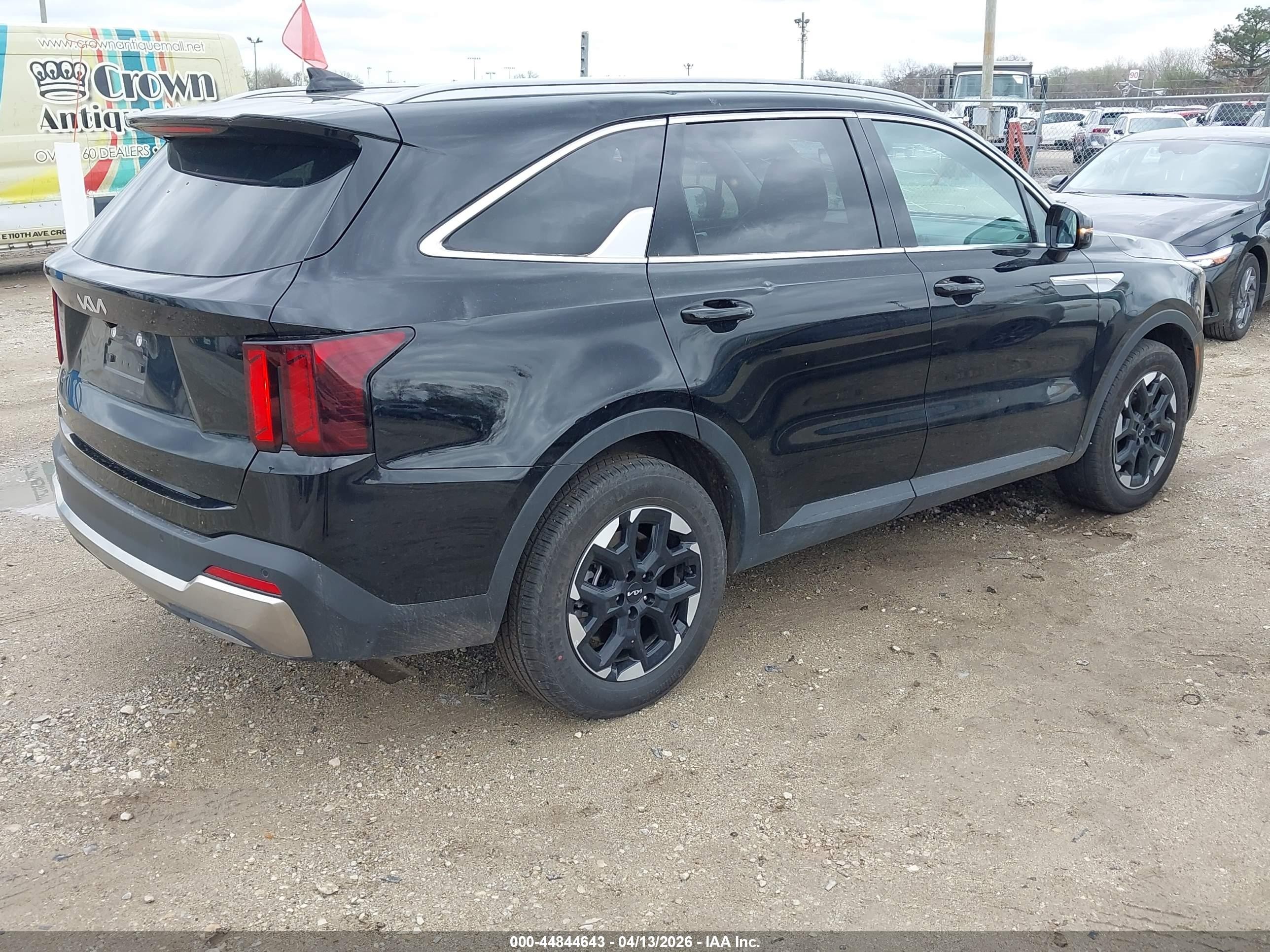 2026 Kia Sorento S Black vin: 5XYRL4JC2TG410327
