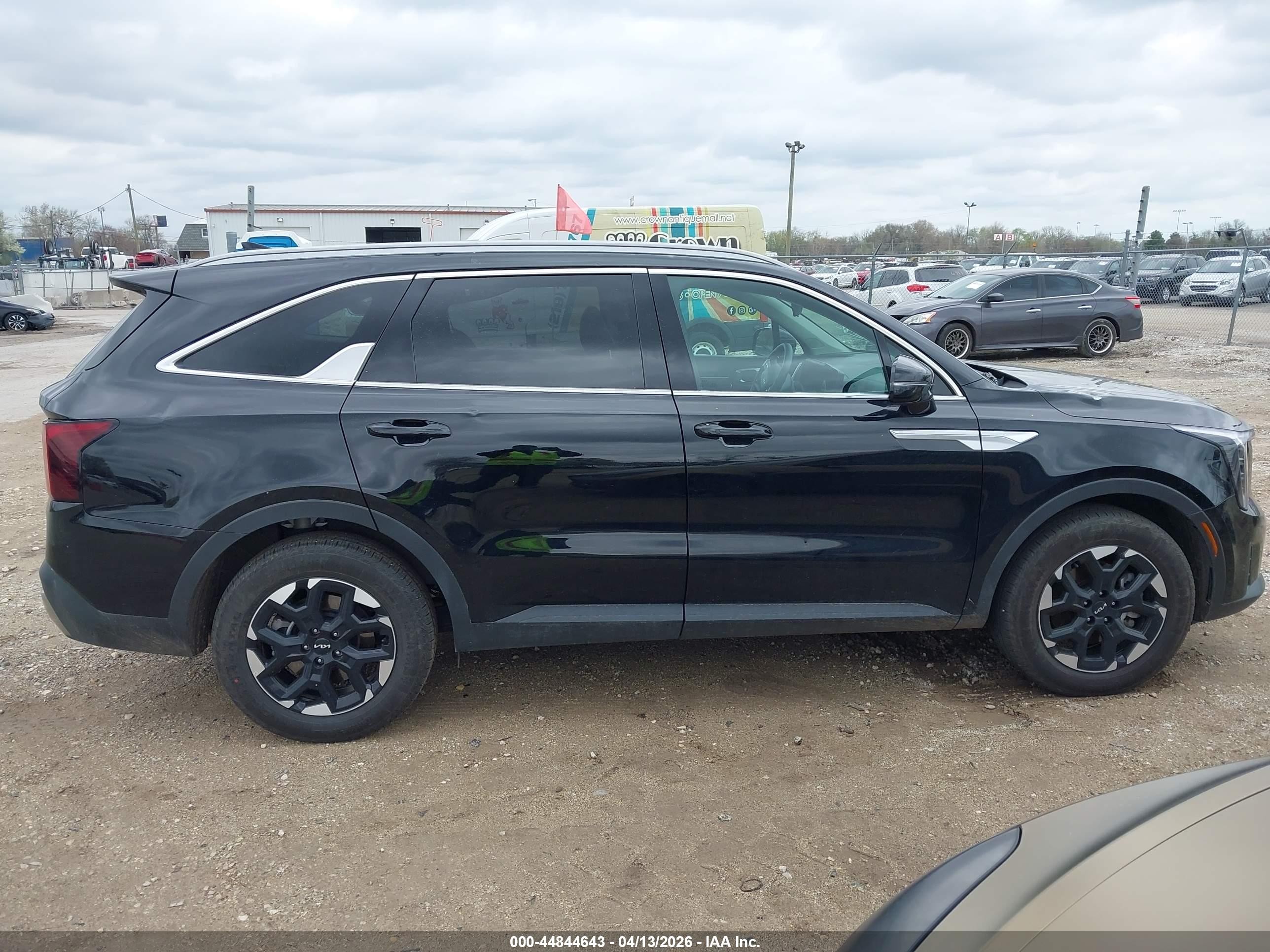 2026 Kia Sorento S Black vin: 5XYRL4JC2TG410327