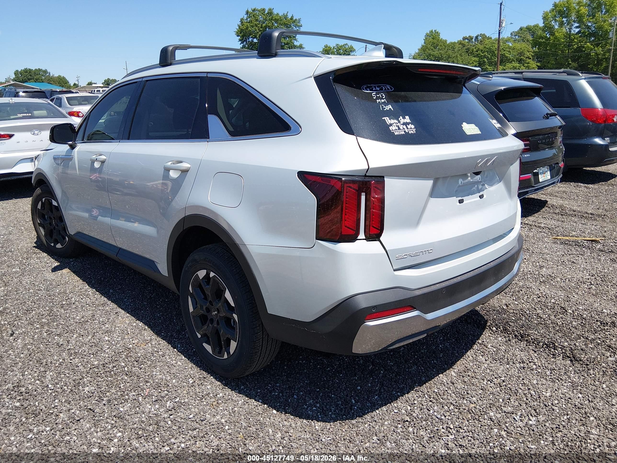 2026 Kia Sorento S Silver vin: 5XYRL4JC6TG431309
