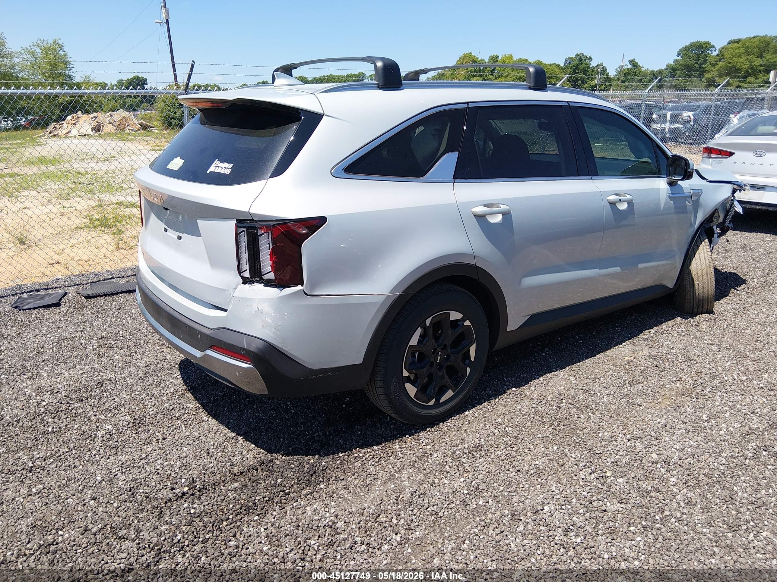 2026 Kia Sorento S Silver vin: 5XYRL4JC6TG431309