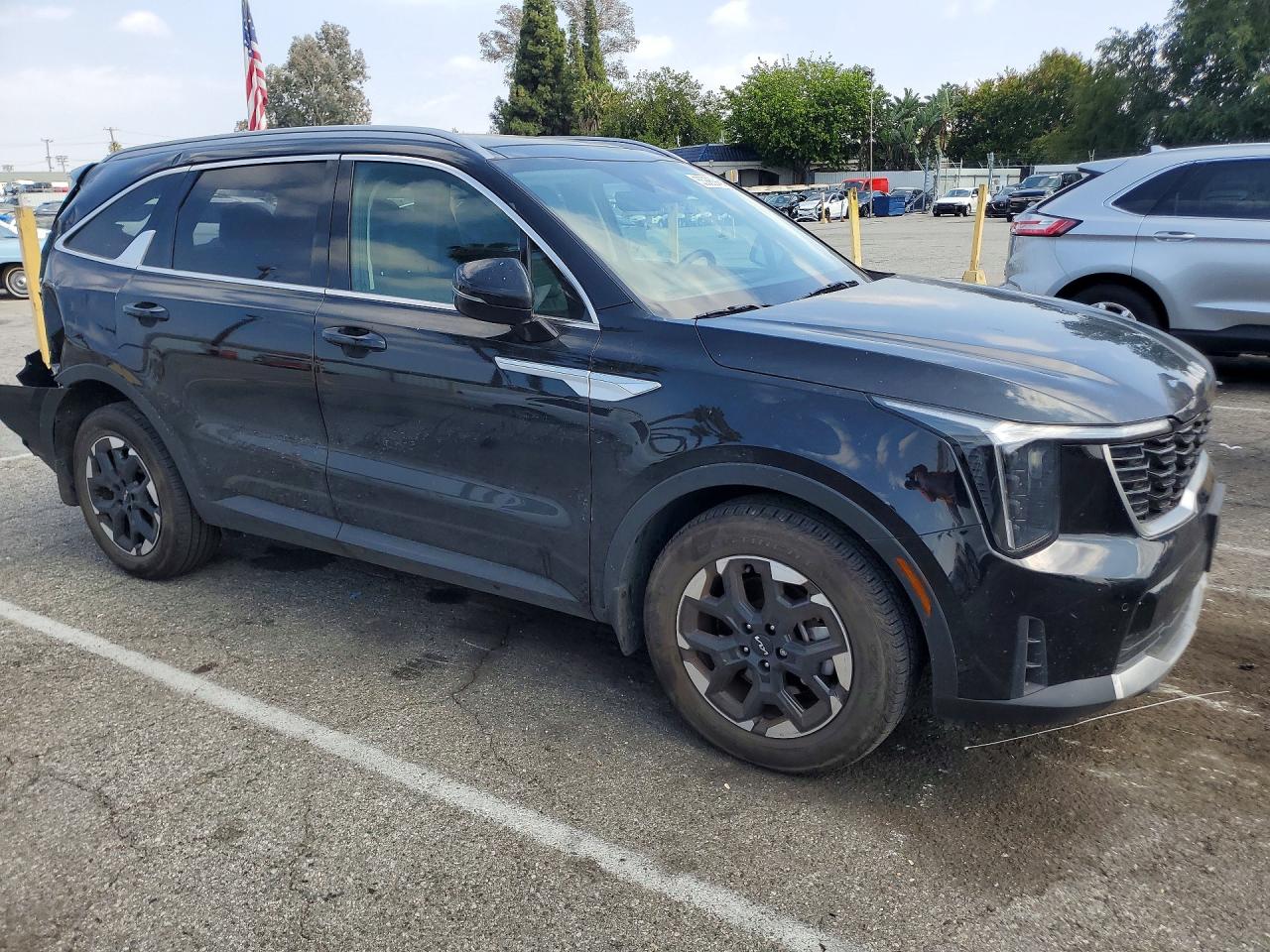 2025 Kia Sorento S Black vin: 5XYRL4JC8SG384802