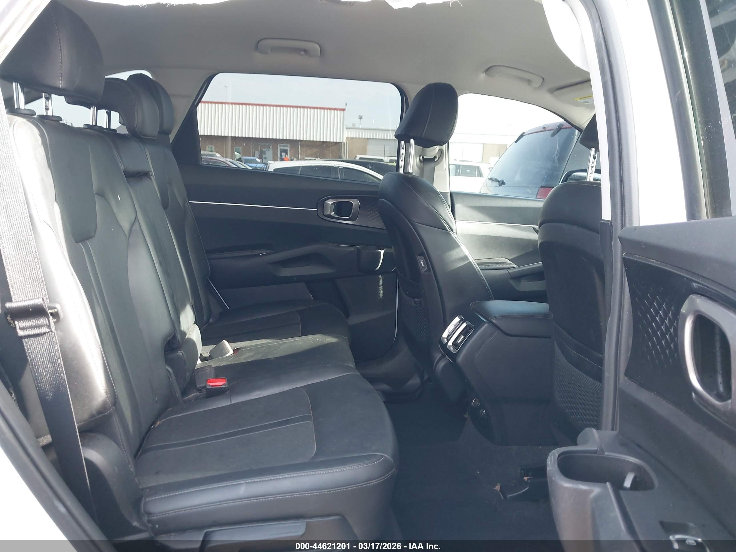 2023 Kia Sorento S White vin: 5XYRL4LC3PG234391
