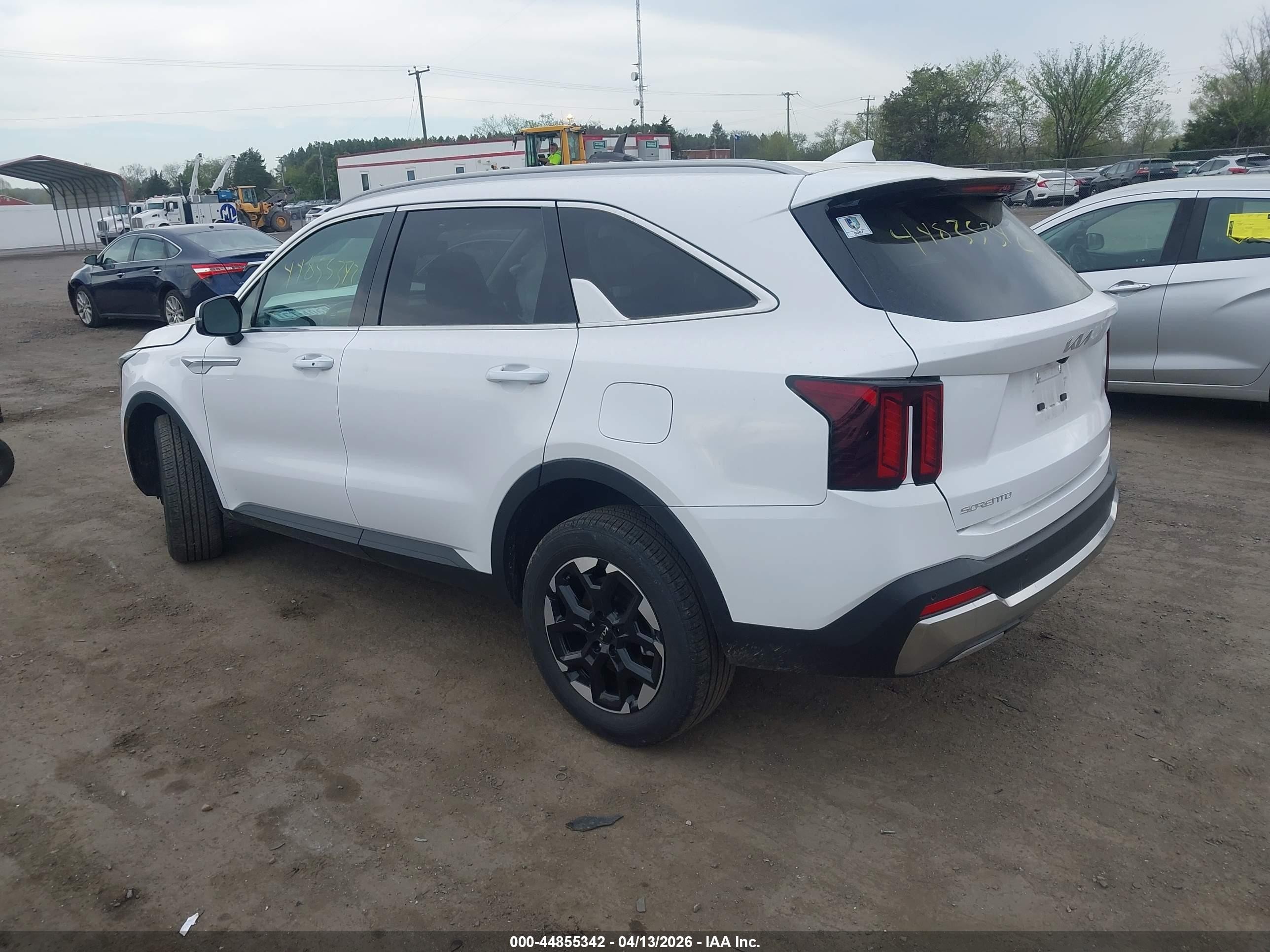 2025 Kia Sorento S White vin: 5XYRLDJC0SG385328