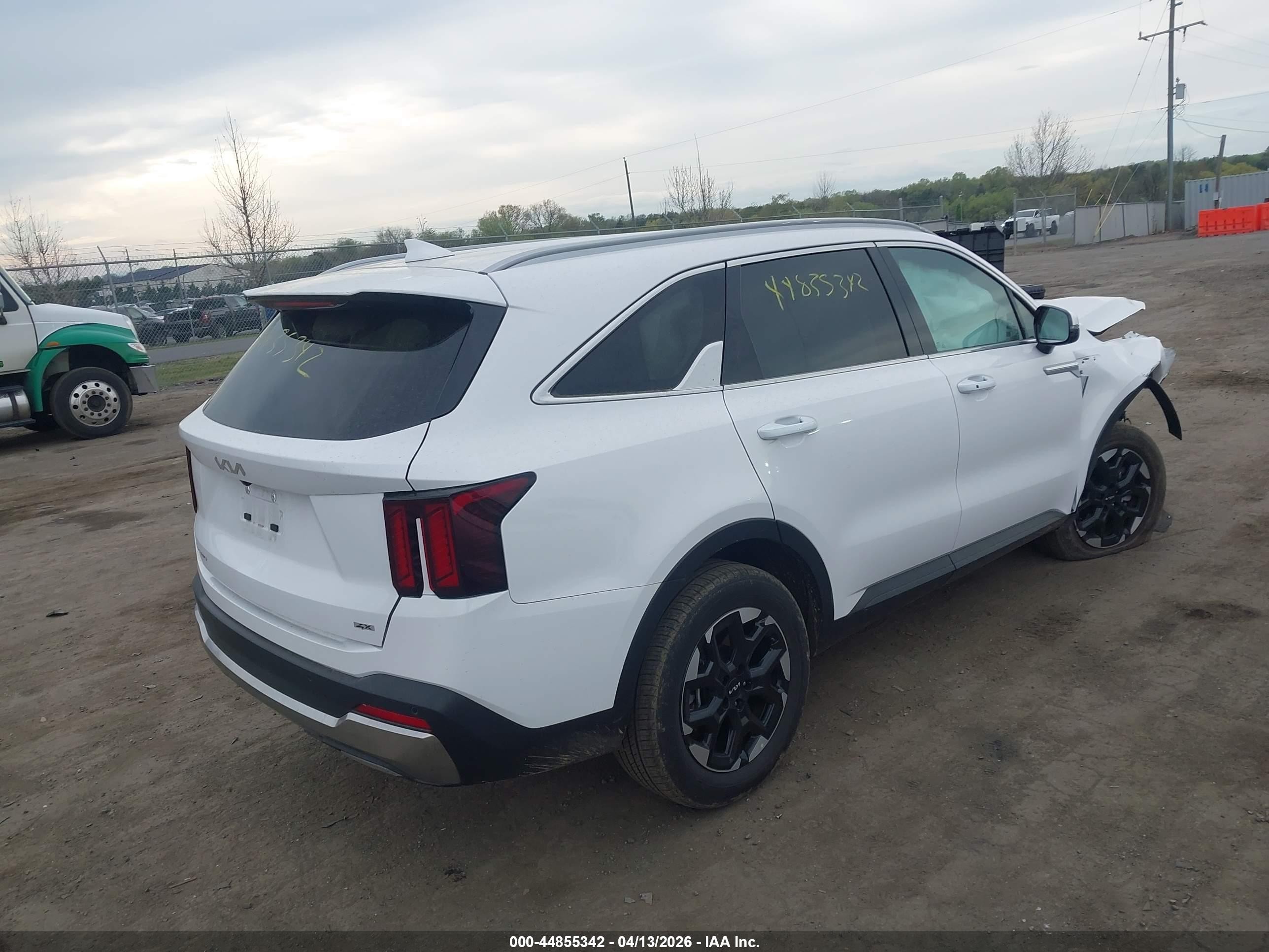 2025 Kia Sorento S White vin: 5XYRLDJC0SG385328