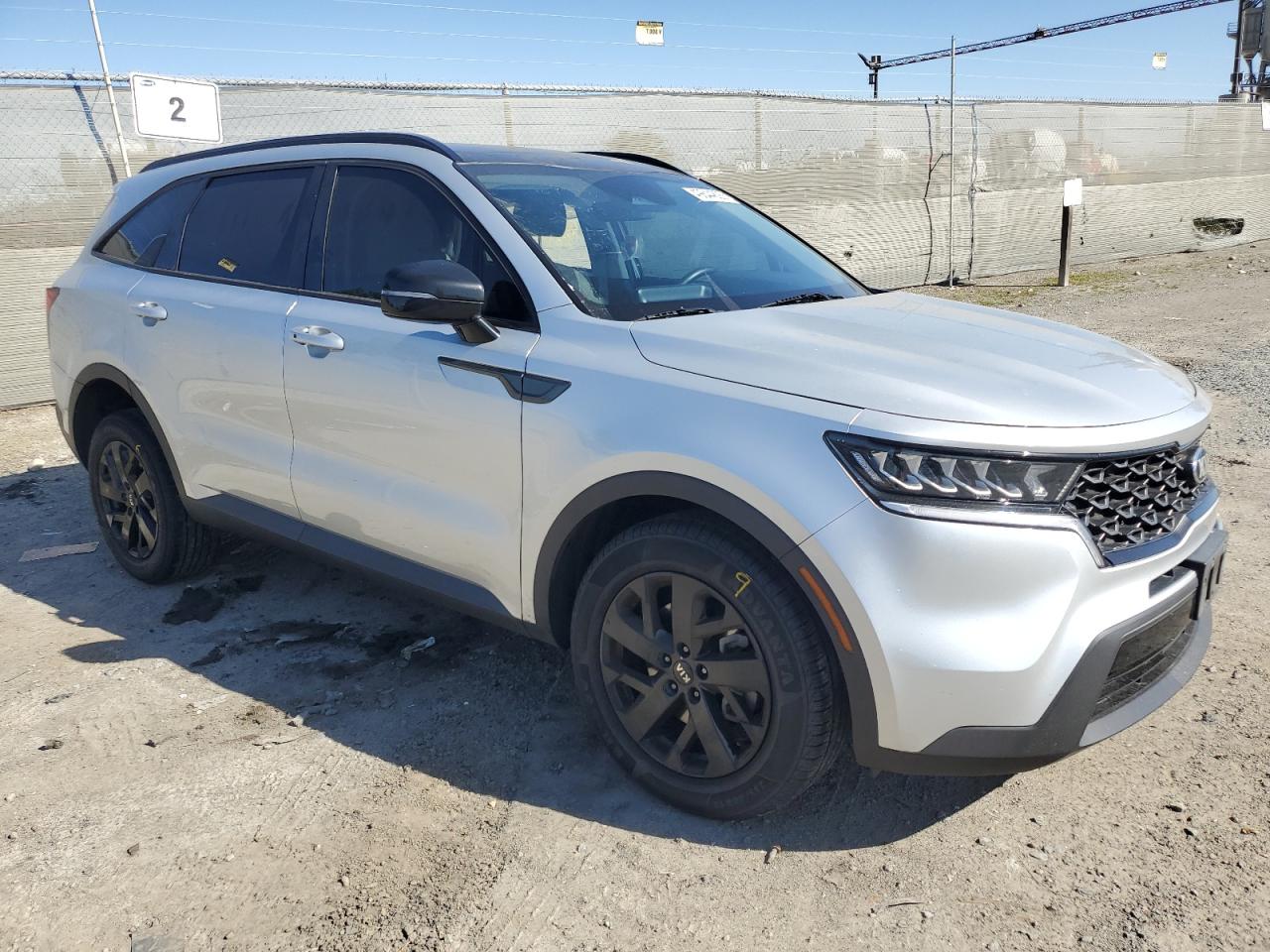 2021 Kia Sorento S   Silver vin: 5XYRLDLC8MG007922
