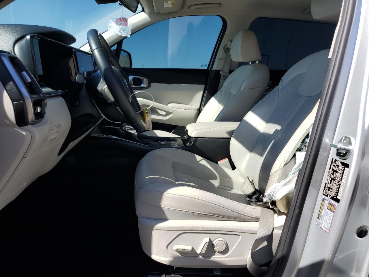 2021 Kia Sorento S   Silver vin: 5XYRLDLC8MG007922