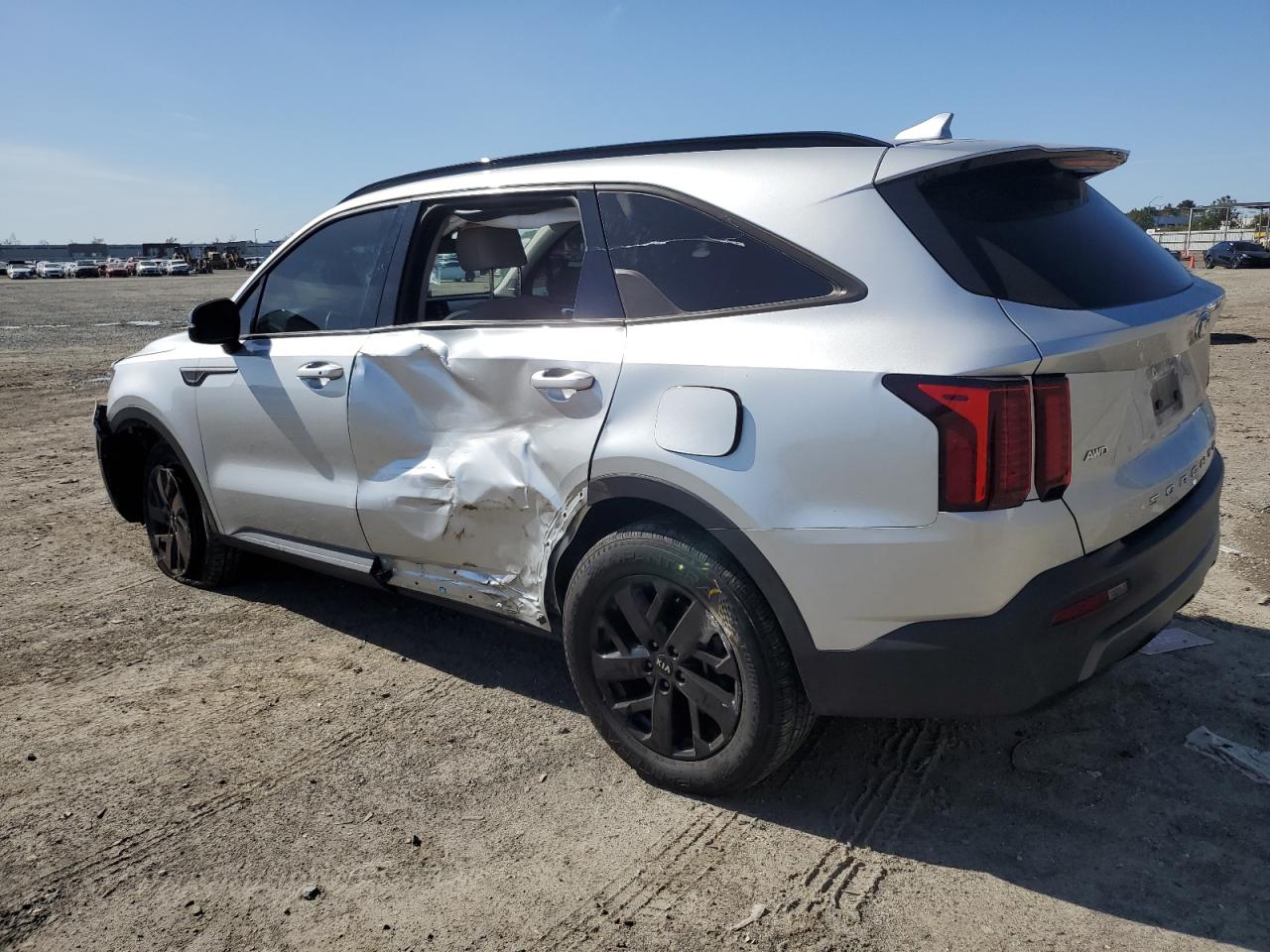 2021 Kia Sorento S   Silver vin: 5XYRLDLC8MG007922