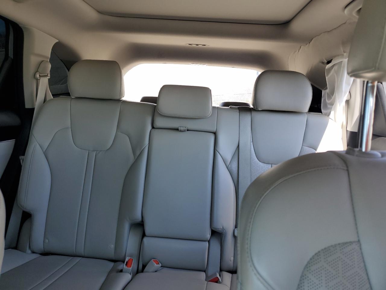 2021 Kia Sorento S   Silver vin: 5XYRLDLC8MG007922