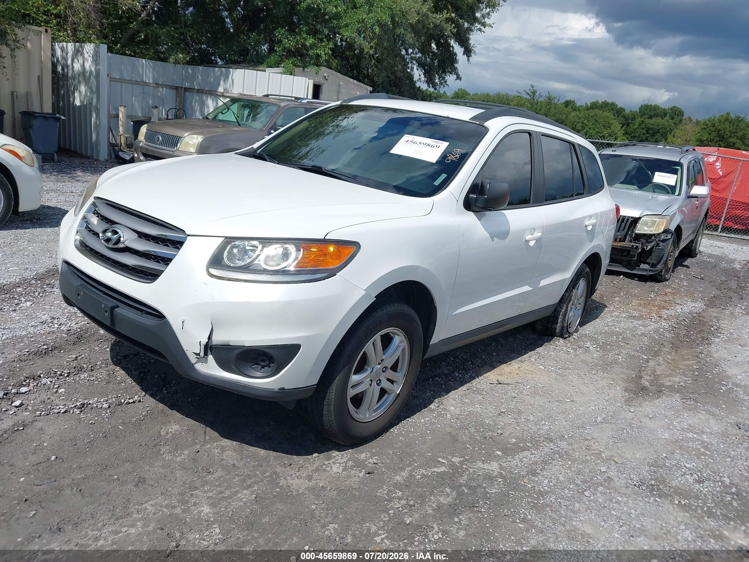 2012 Hyundai Santa Fe Gls White vin: 5XYZG3AB0CG132842