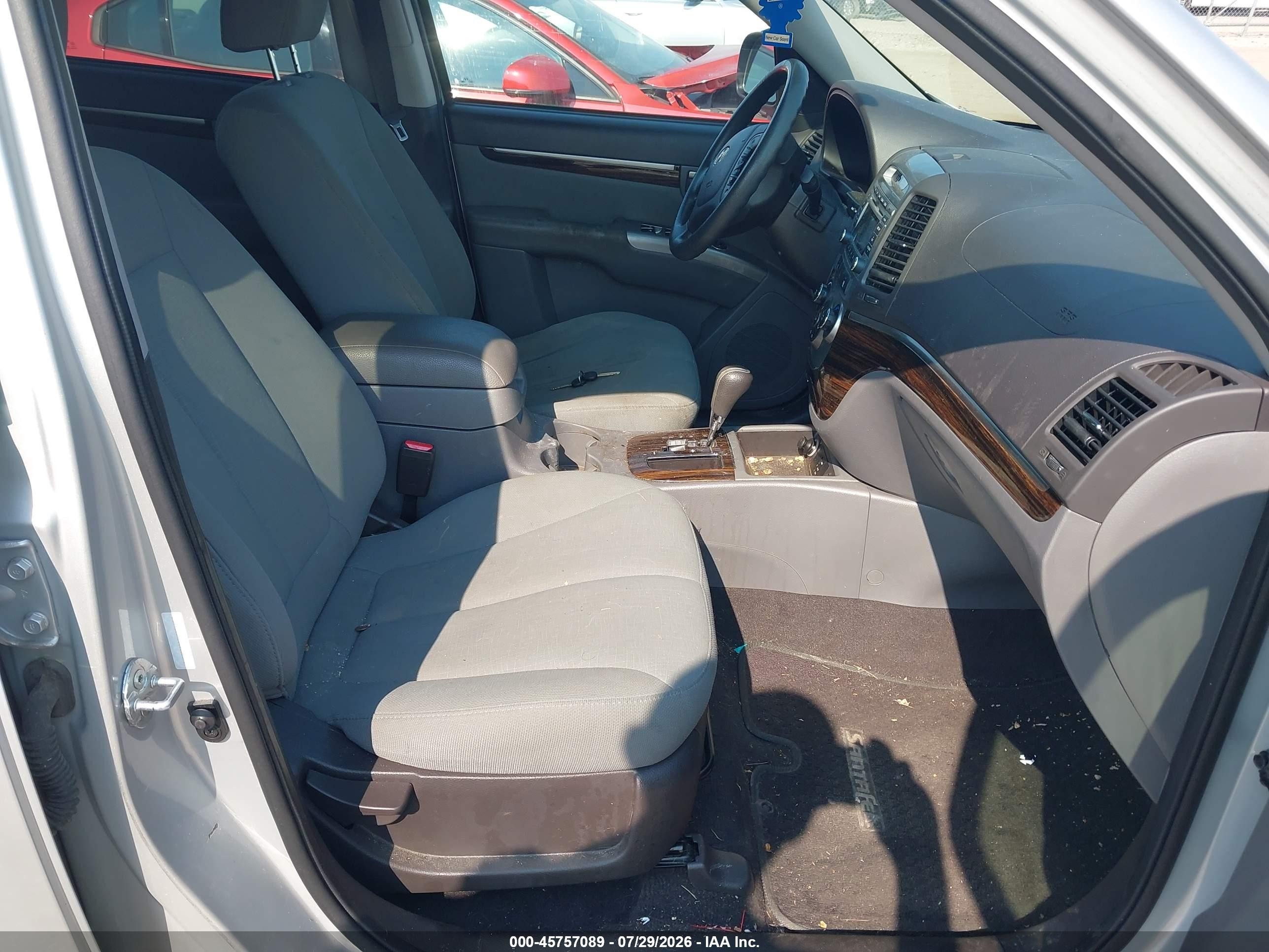 2012 Hyundai Santa Fe Gls Silver vin: 5XYZG3AB0CG133571