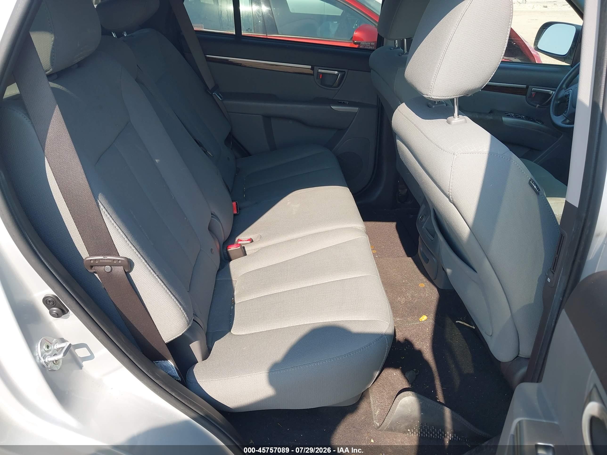 2012 Hyundai Santa Fe Gls Silver vin: 5XYZG3AB0CG133571