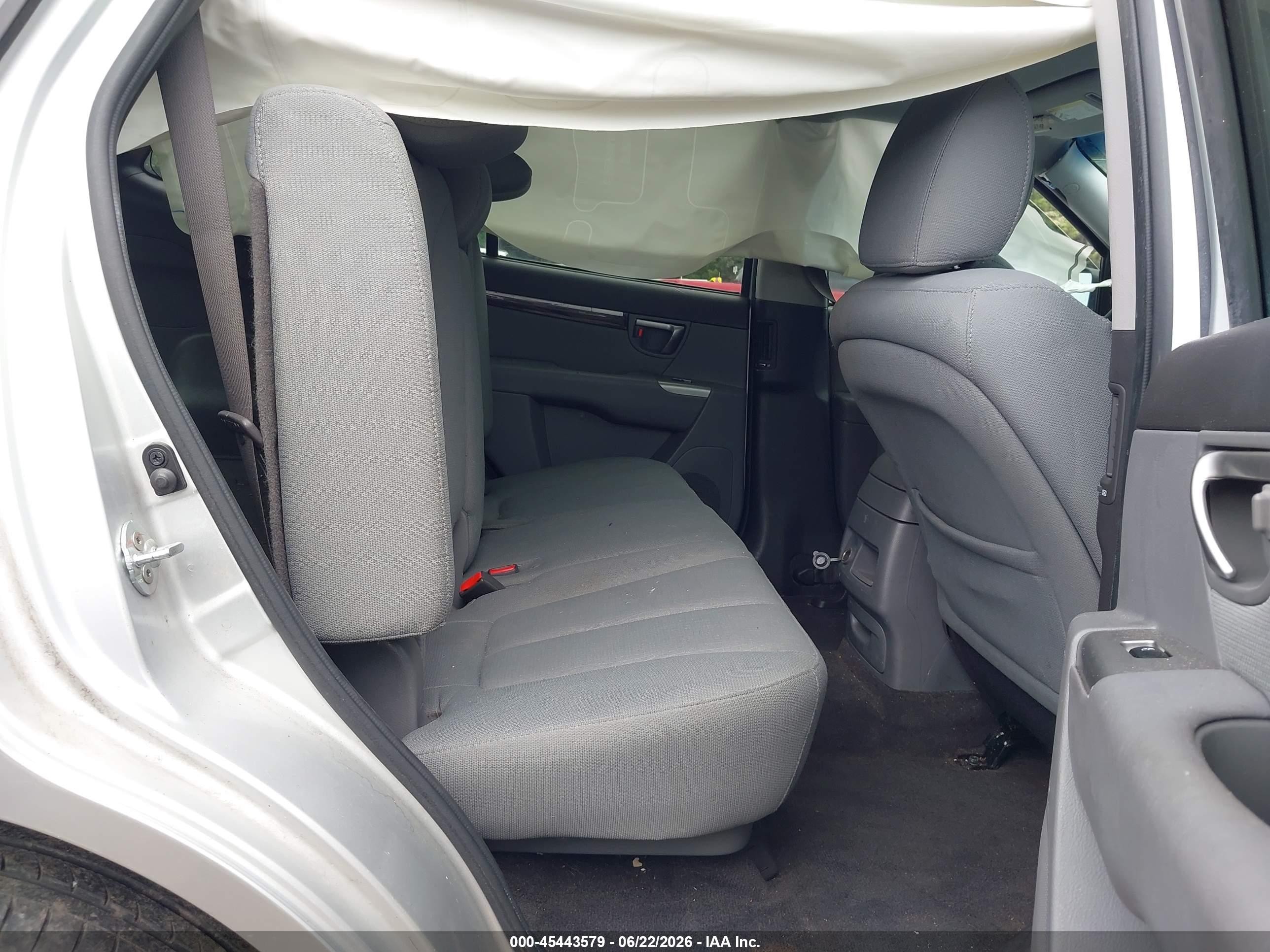 2012 Hyundai Santa Fe Gls Silver vin: 5XYZG3AB0CG167820