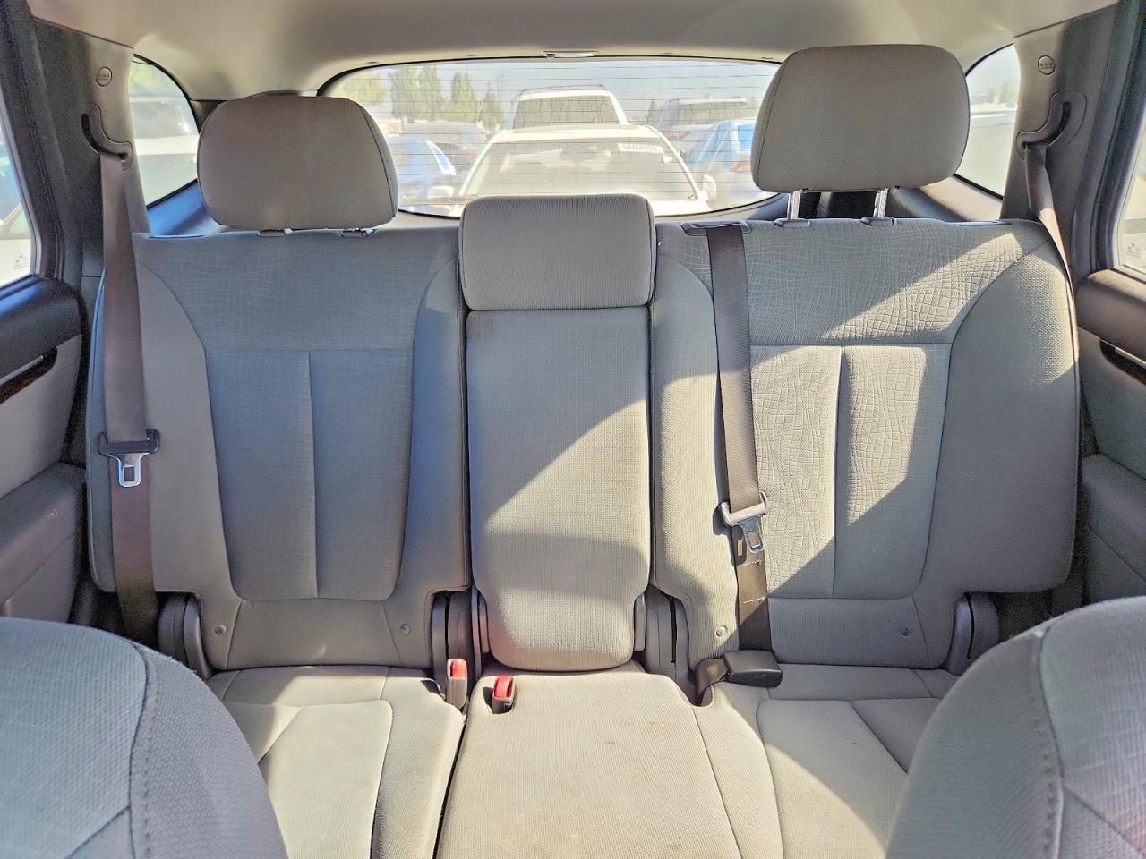 2011 Hyundai Santa Fe Gls Silver vin: 5XYZG3AB1BG067028