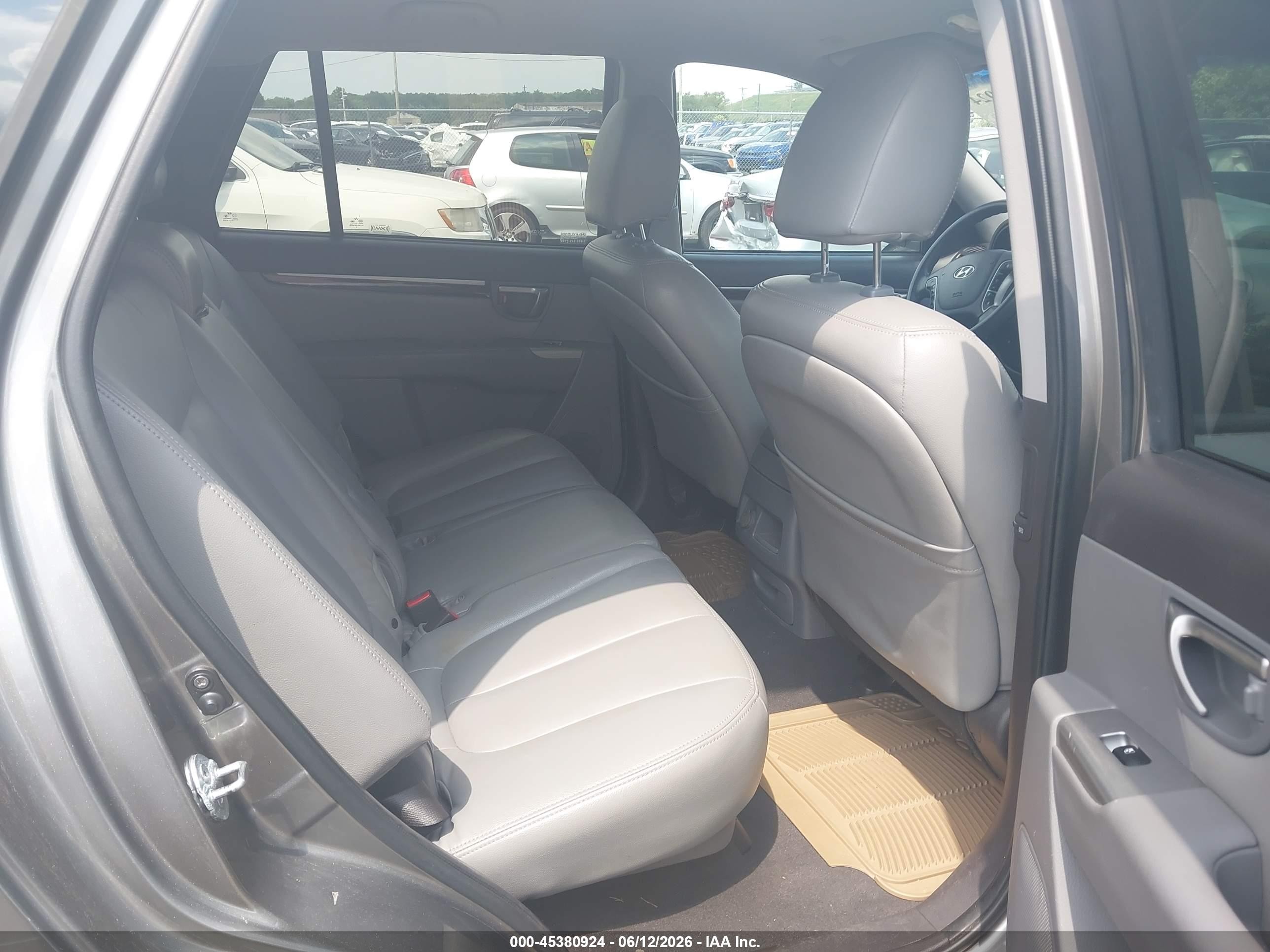 2011 Hyundai Santa Fe Gls Silver vin: 5XYZG3AB2BG010076