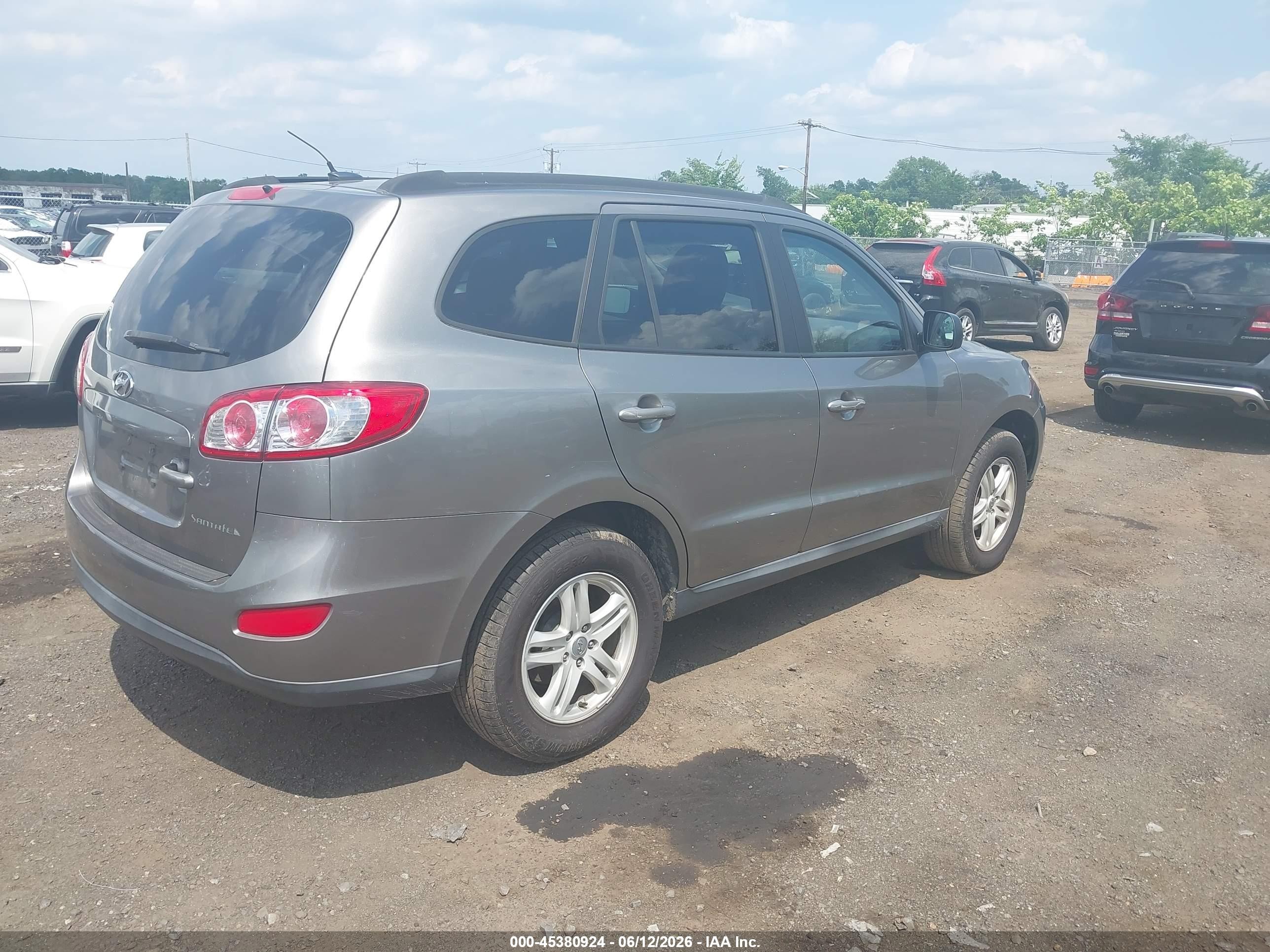 2011 Hyundai Santa Fe Gls Silver vin: 5XYZG3AB2BG010076
