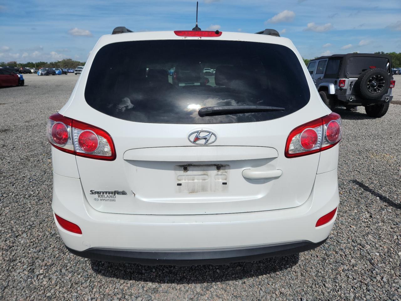 2012 Hyundai Santa Fe Gls White vin: 5XYZG3AB2CG114567