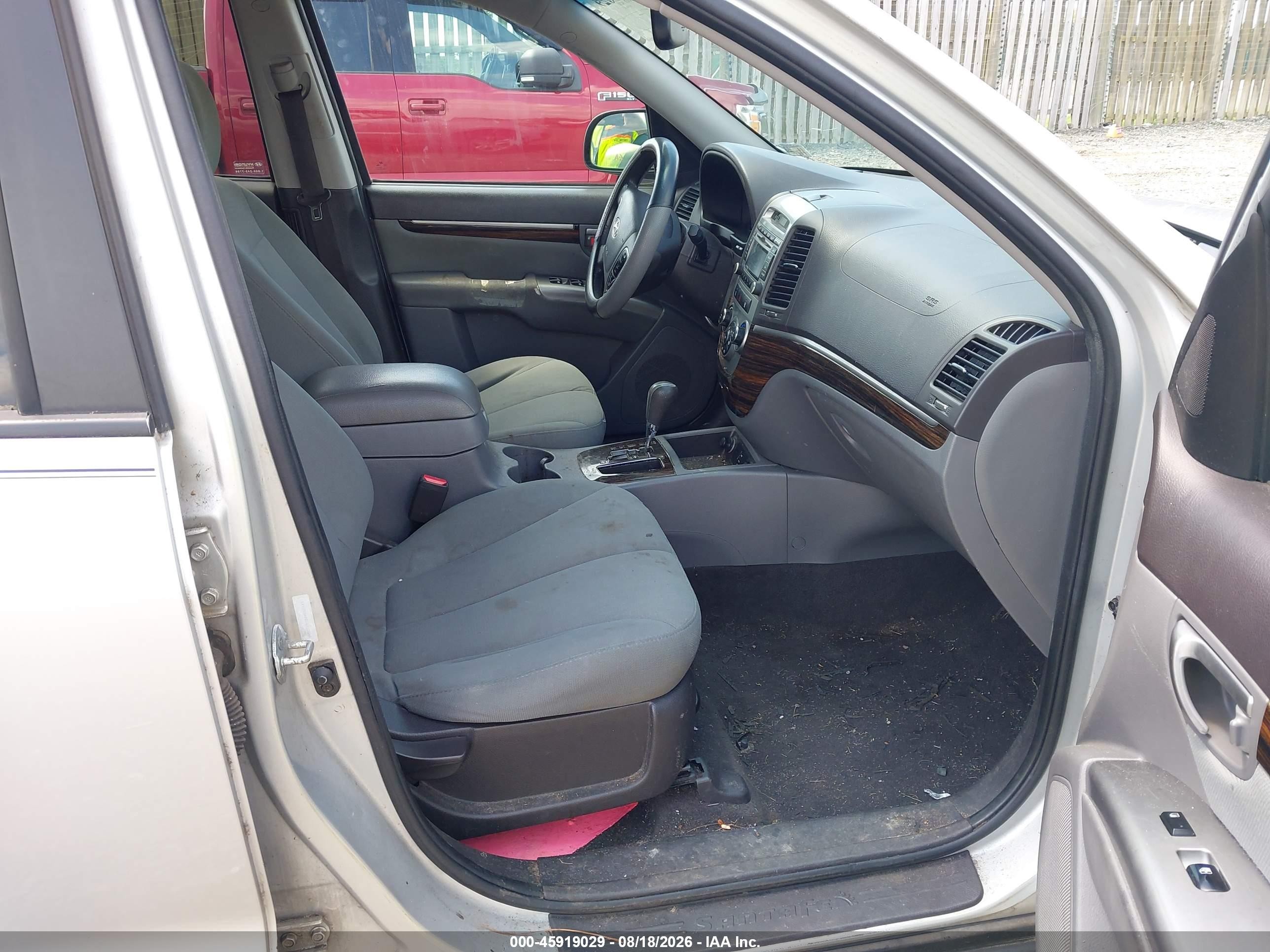 2012 Hyundai Santa Fe Gls Silver vin: 5XYZG3AB2CG123365