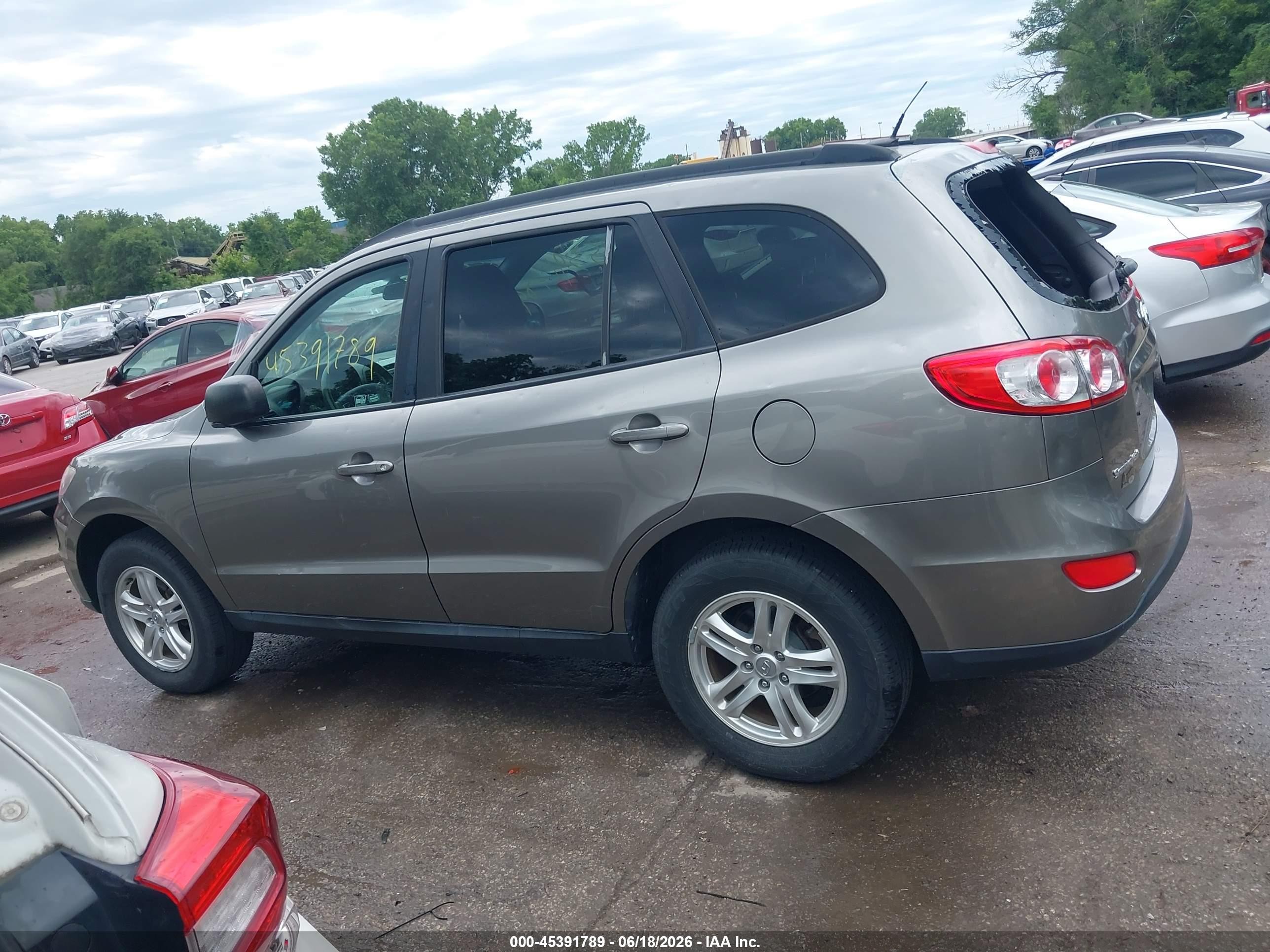 2012 Hyundai Santa Fe Gls Gray vin: 5XYZG3AB3CG115615
