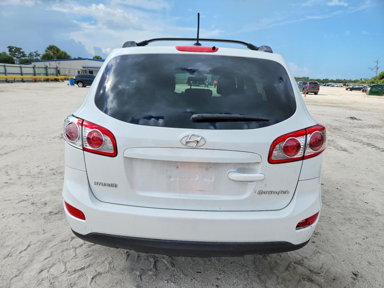 2011 Hyundai Santa Fe Gls White vin: 5XYZG3AB4BG002528