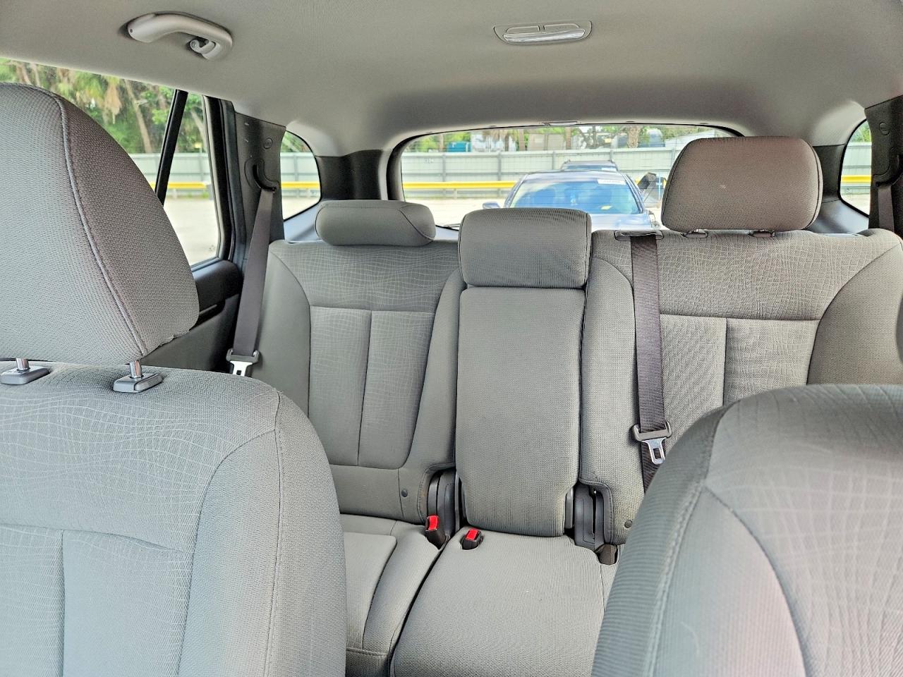 2011 Hyundai Santa Fe Gls White vin: 5XYZG3AB4BG002528