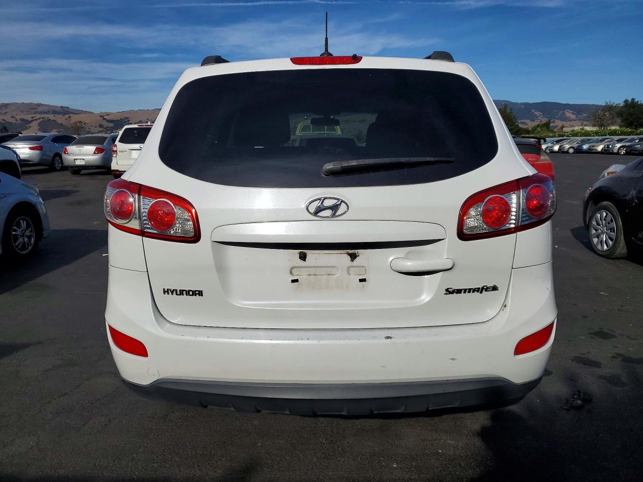 2011 Hyundai Santa Fe Gls White vin: 5XYZG3AB4BG044391