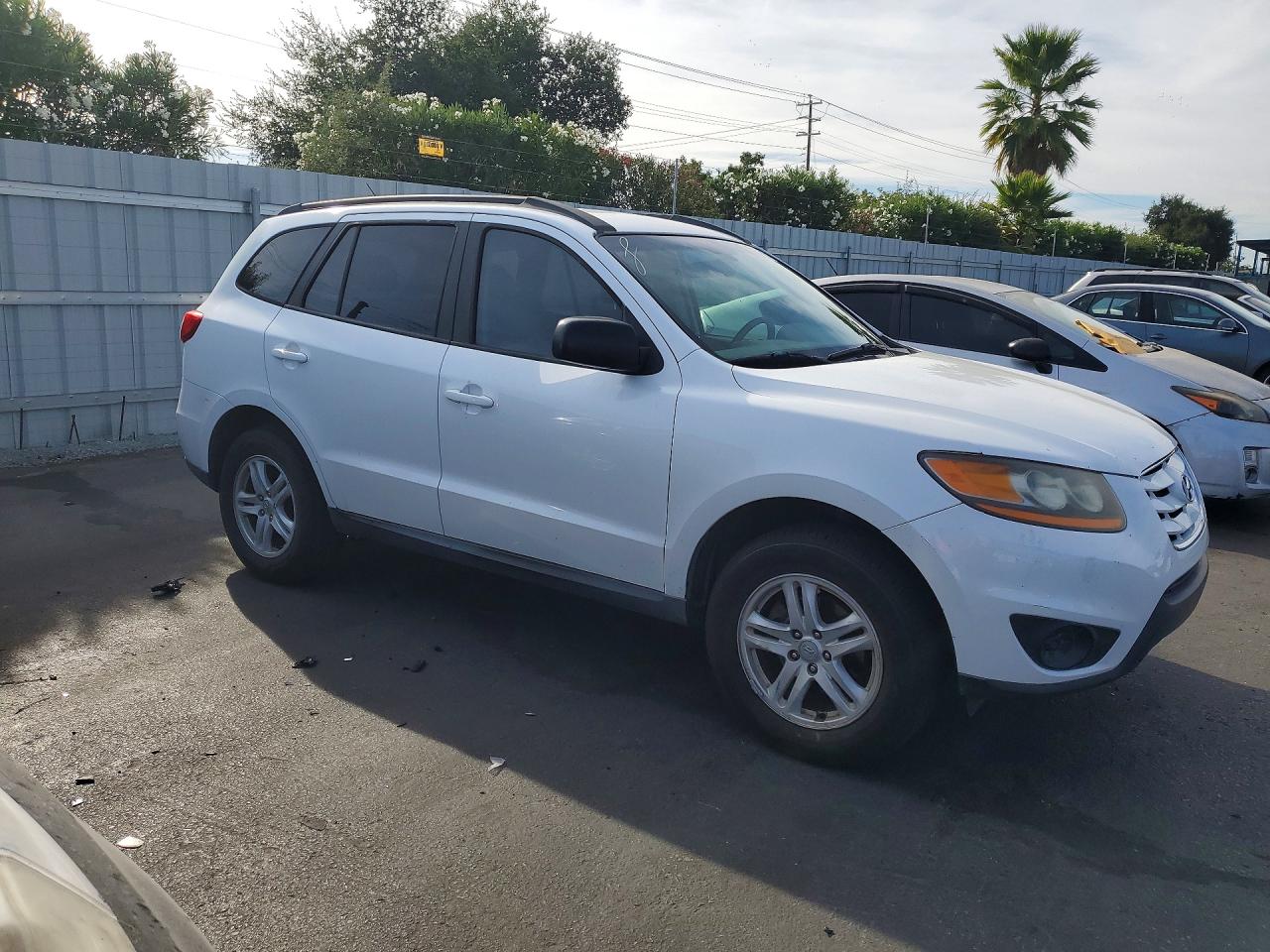 2011 Hyundai Santa Fe Gls White vin: 5XYZG3AB4BG044391