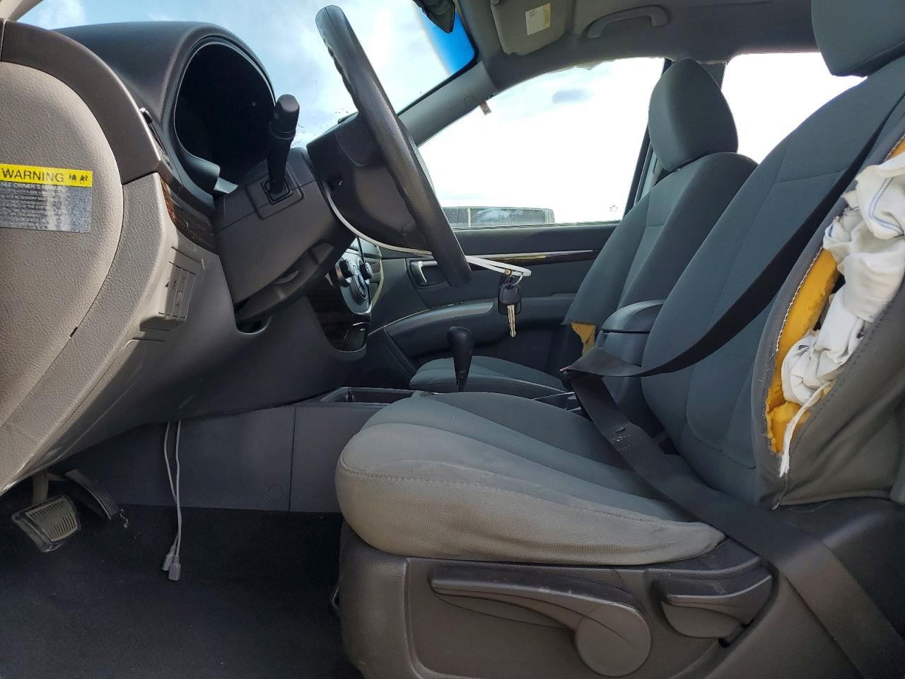 2012 Hyundai Santa Fe Gls Silver vin: 5XYZG3AB4CG102033