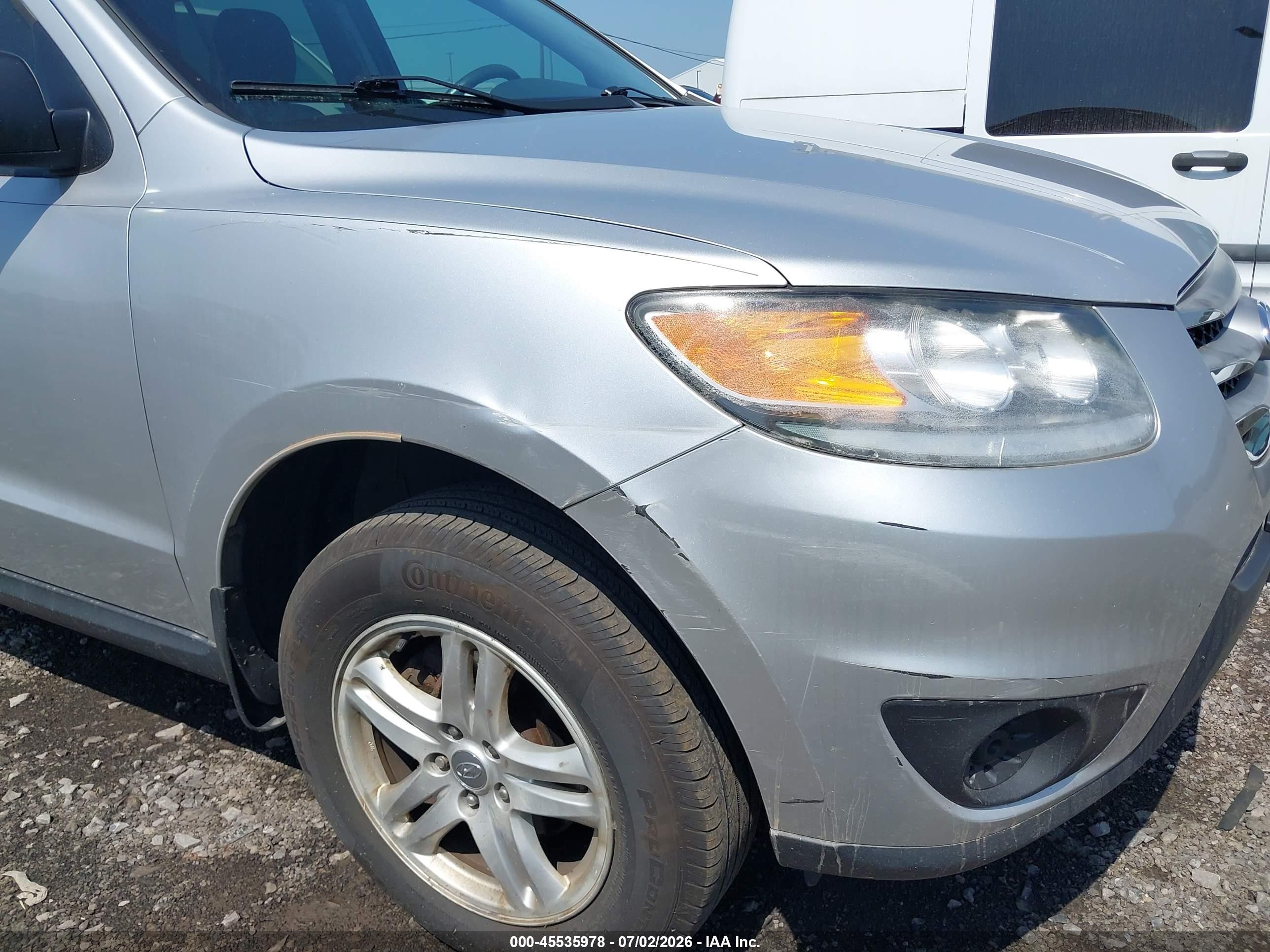 2012 Hyundai Santa Fe Gls Silver vin: 5XYZG3AB4CG113047