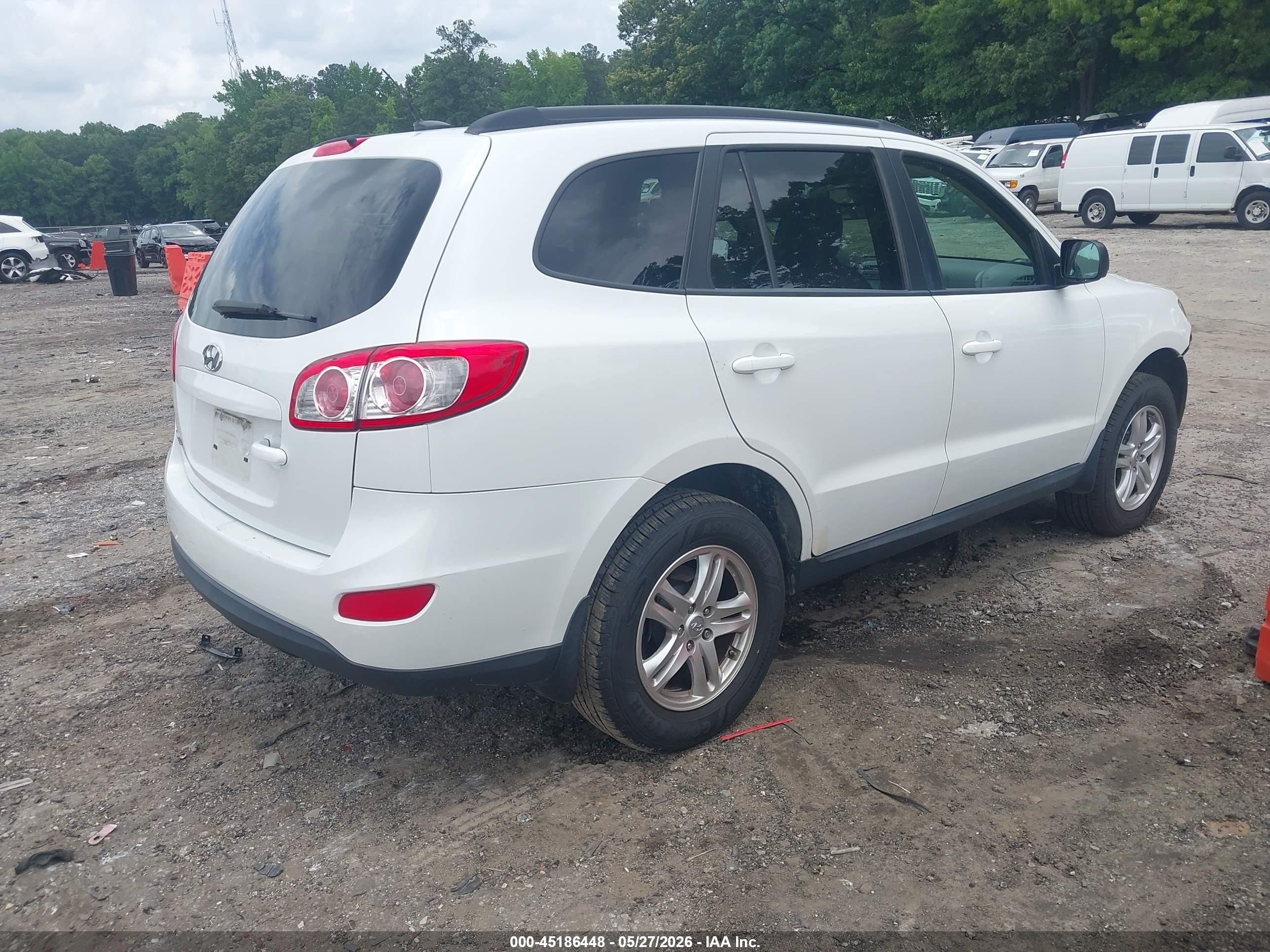 2012 Hyundai Santa Fe Gls White vin: 5XYZG3AB4CG153841