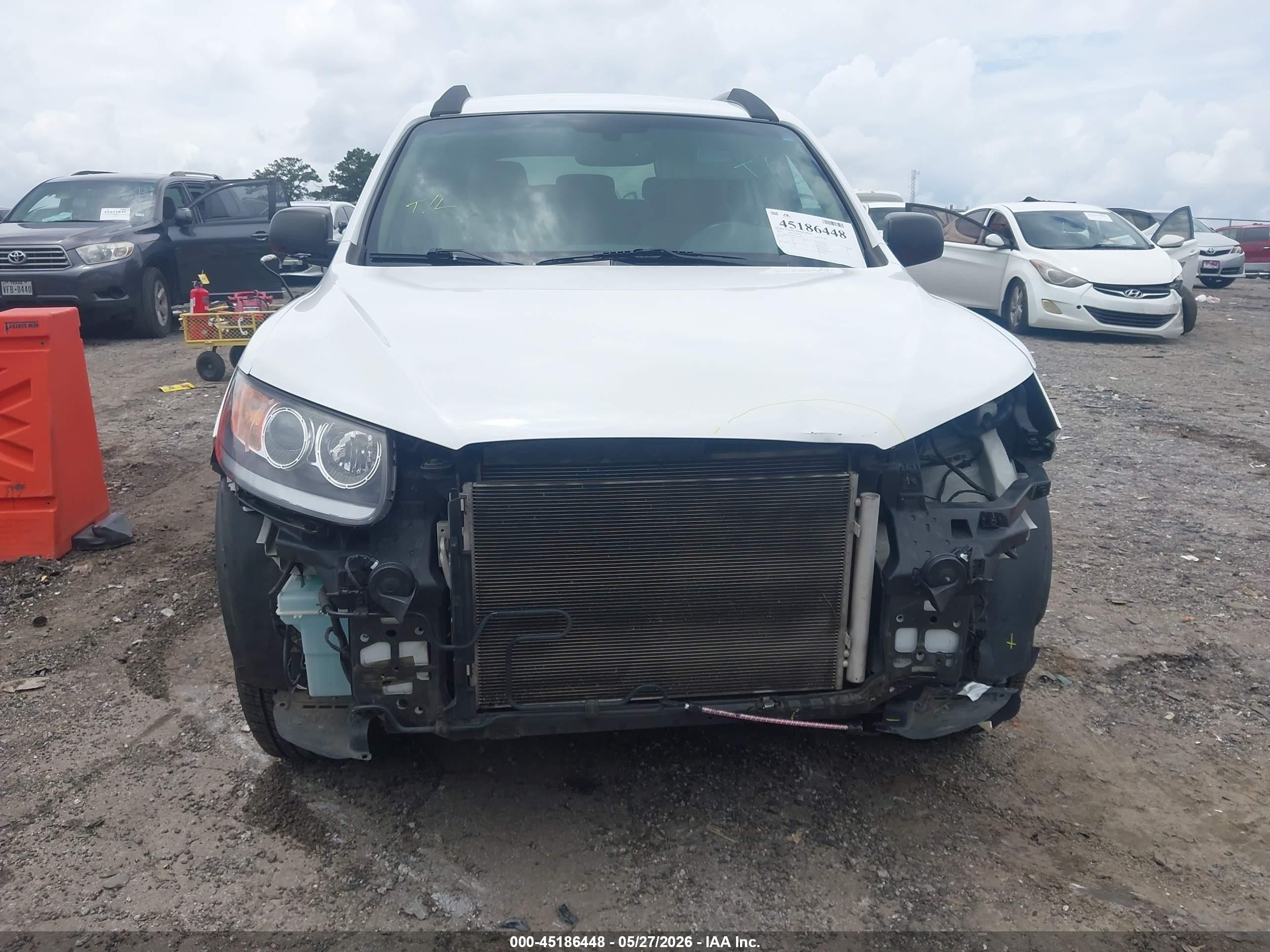 2012 Hyundai Santa Fe Gls White vin: 5XYZG3AB4CG153841