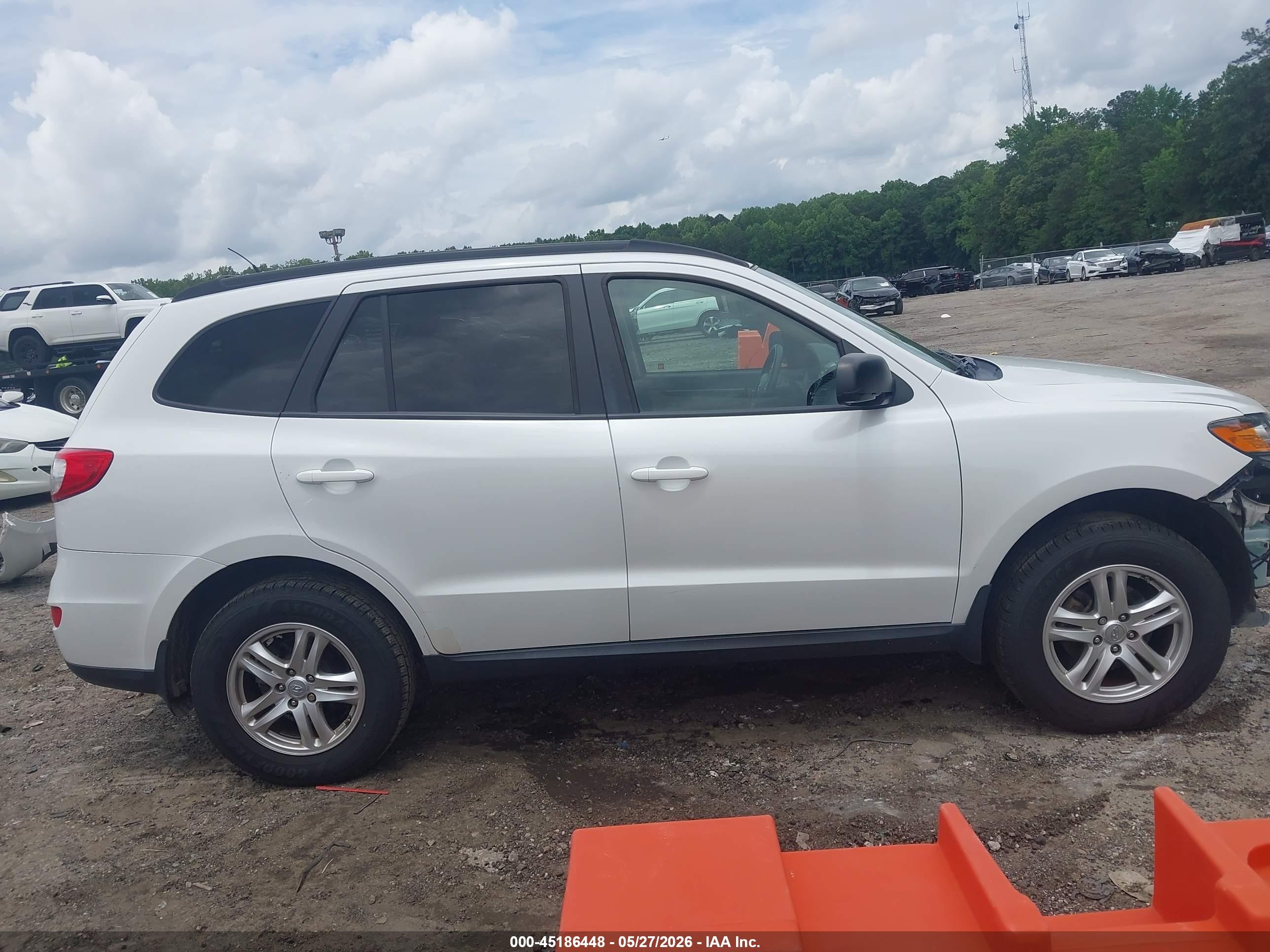 2012 Hyundai Santa Fe Gls White vin: 5XYZG3AB4CG153841