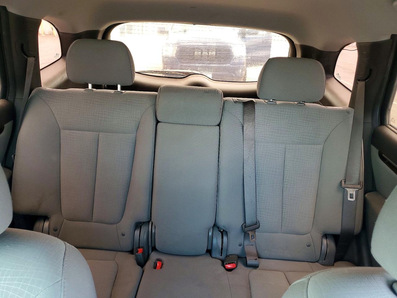 2012 Hyundai Santa Fe Gls Silver vin: 5XYZG3AB4CG155525
