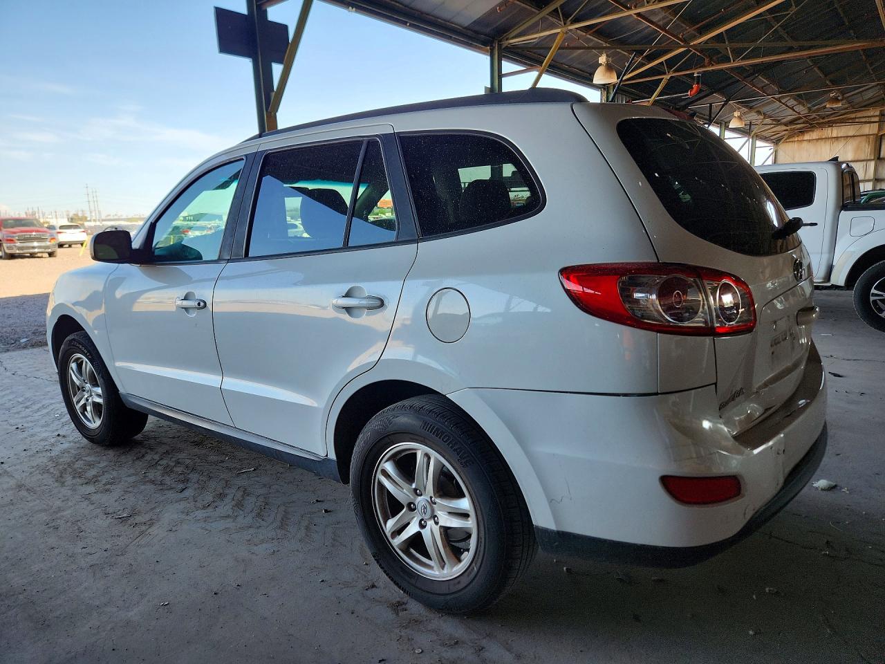 2012 Hyundai Santa Fe Gls White vin: 5XYZG3AB4CG158425