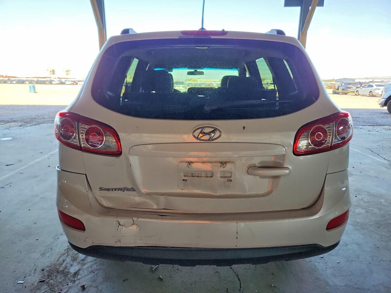2012 Hyundai Santa Fe Gls White vin: 5XYZG3AB4CG158425