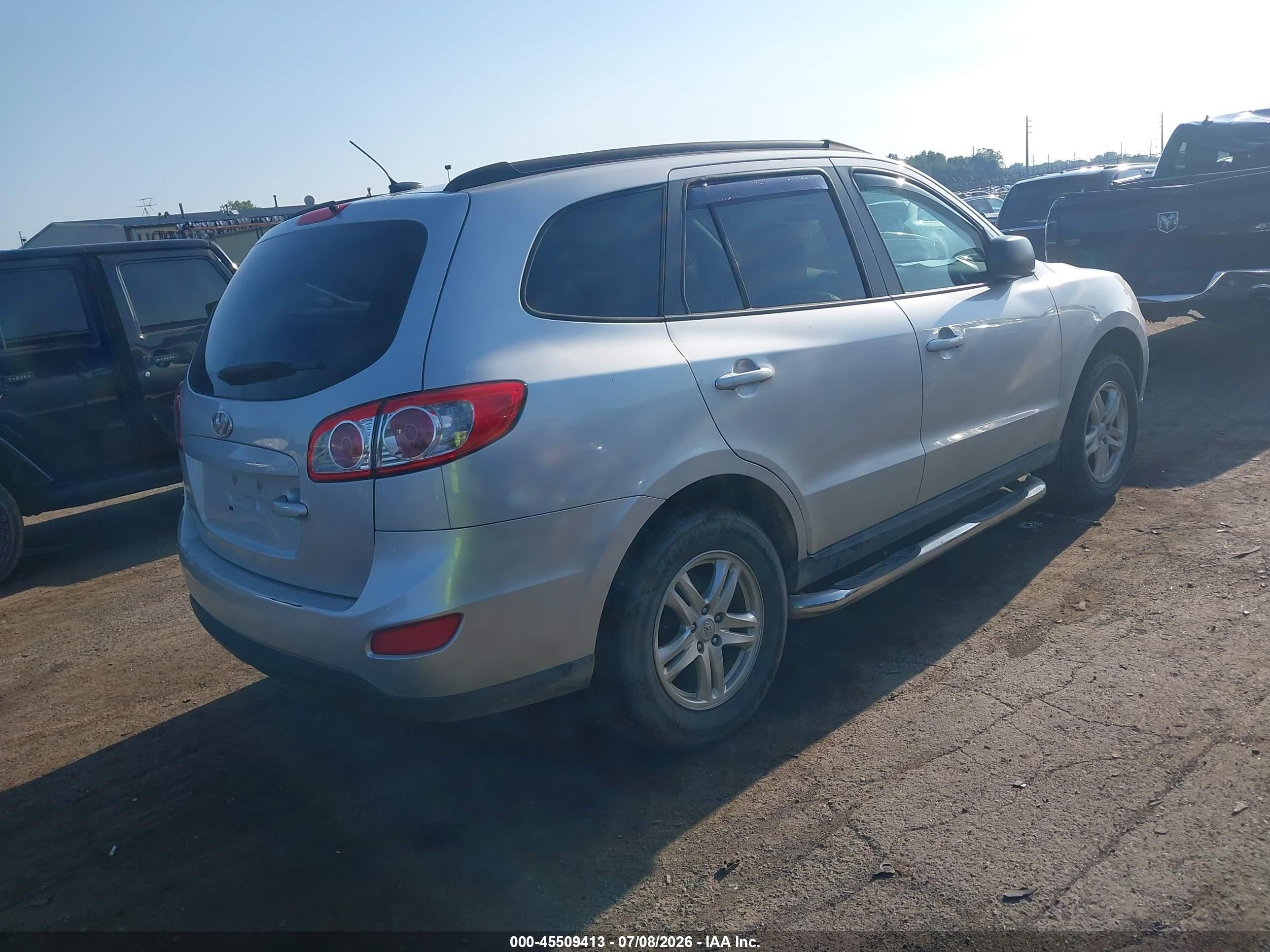 2012 Hyundai Santa Fe Gls Silver vin: 5XYZG3AB5CG102963