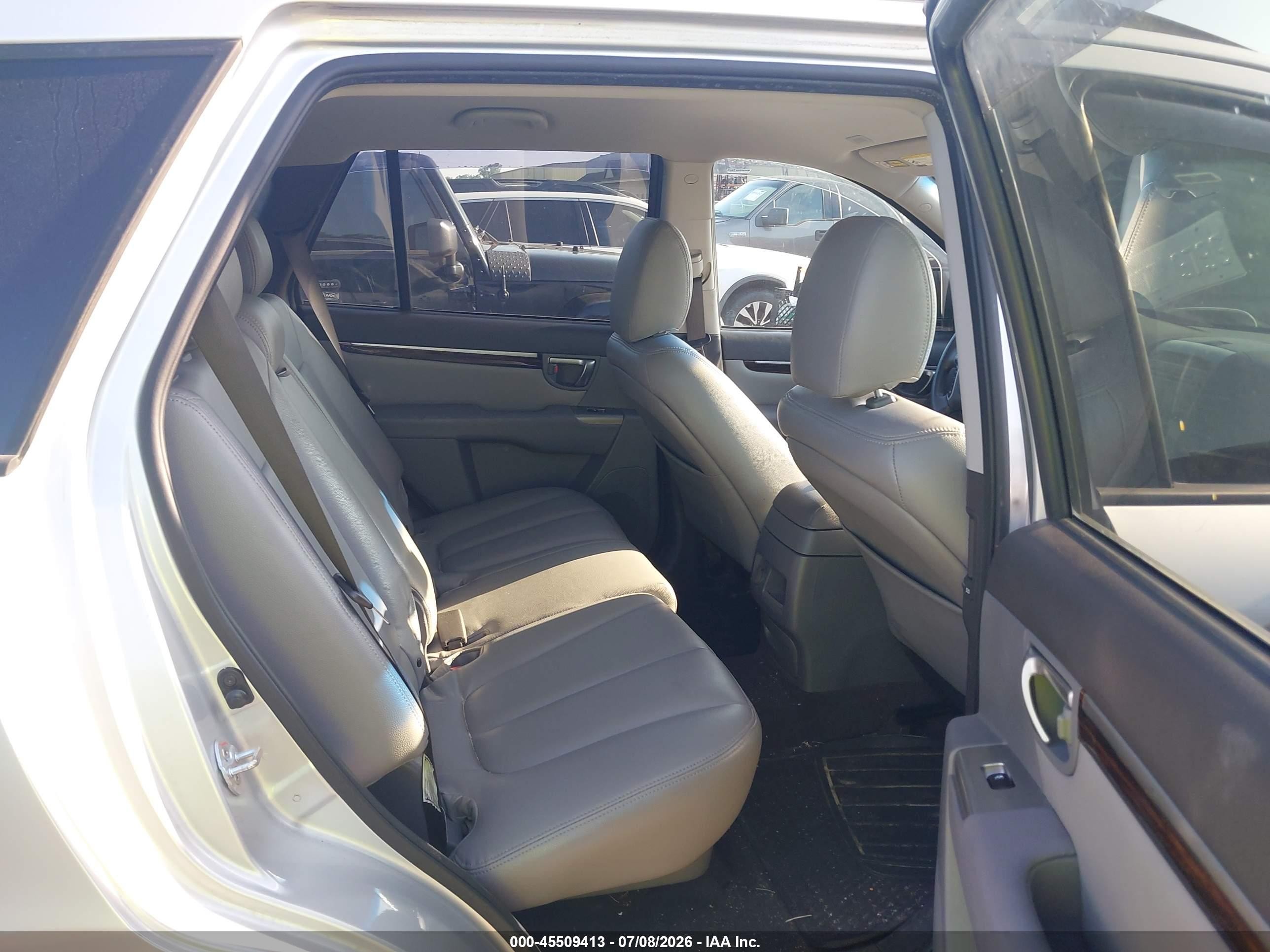 2012 Hyundai Santa Fe Gls Silver vin: 5XYZG3AB5CG102963