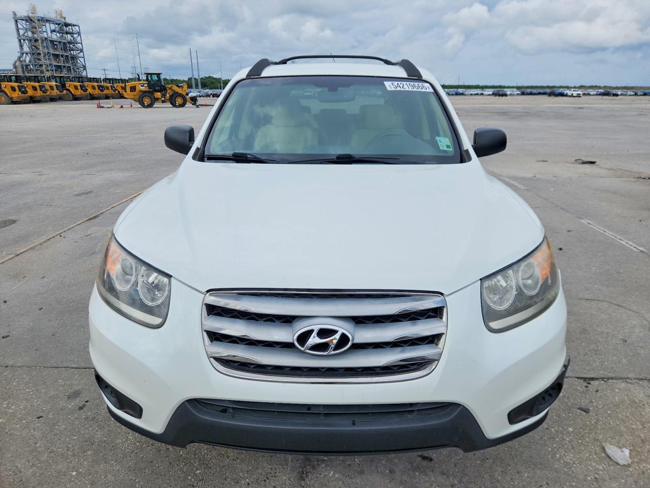 2012 Hyundai Santa Fe Gls White vin: 5XYZG3AB5CG108679