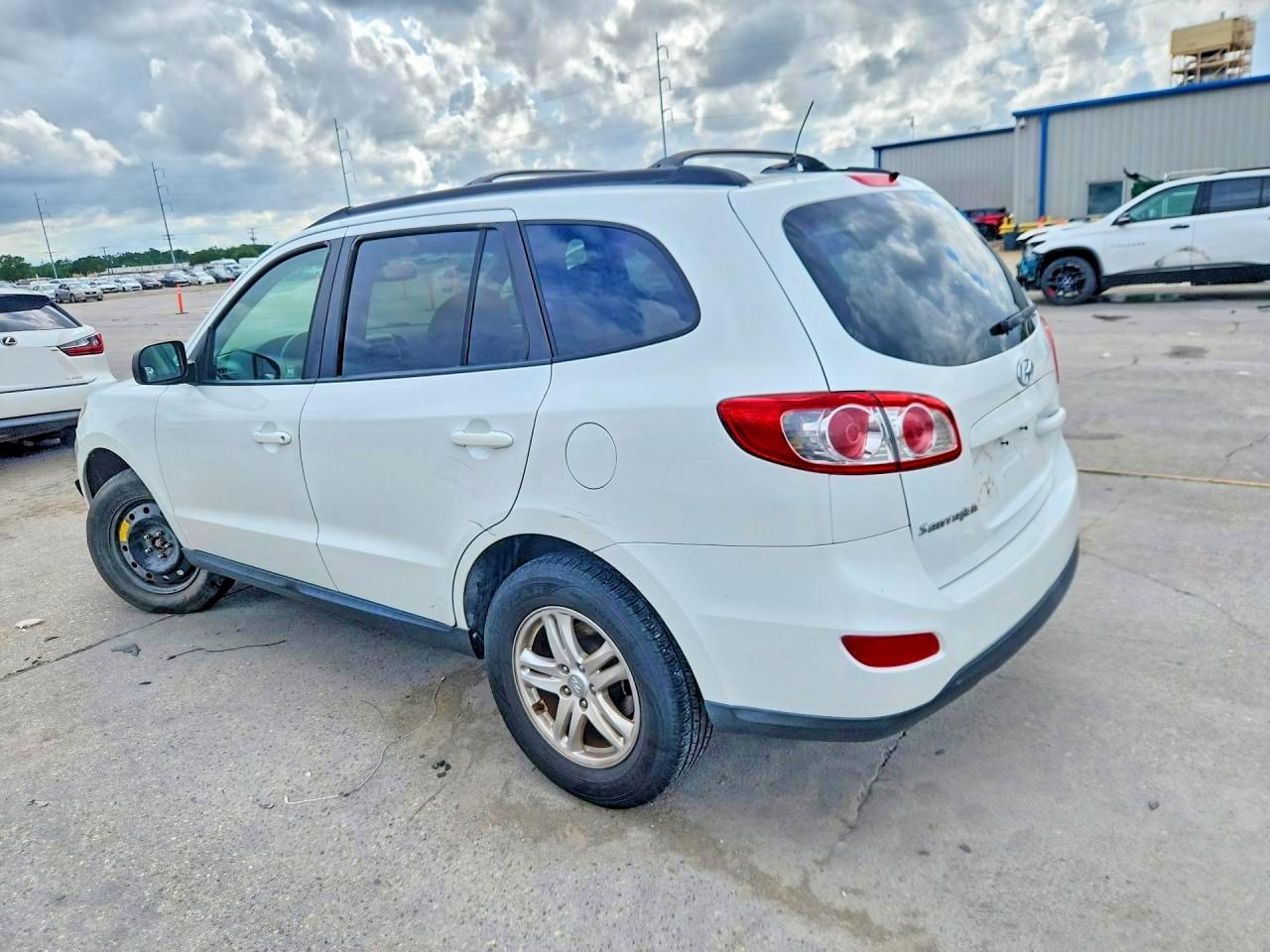 2012 Hyundai Santa Fe Gls White vin: 5XYZG3AB5CG108679