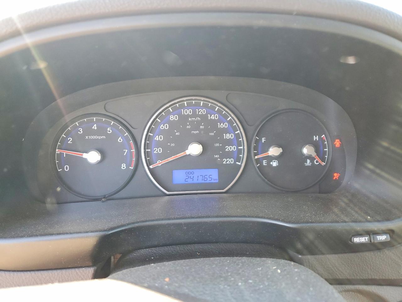 2012 Hyundai Santa Fe Gls Silver vin: 5XYZG3AB6CG118539